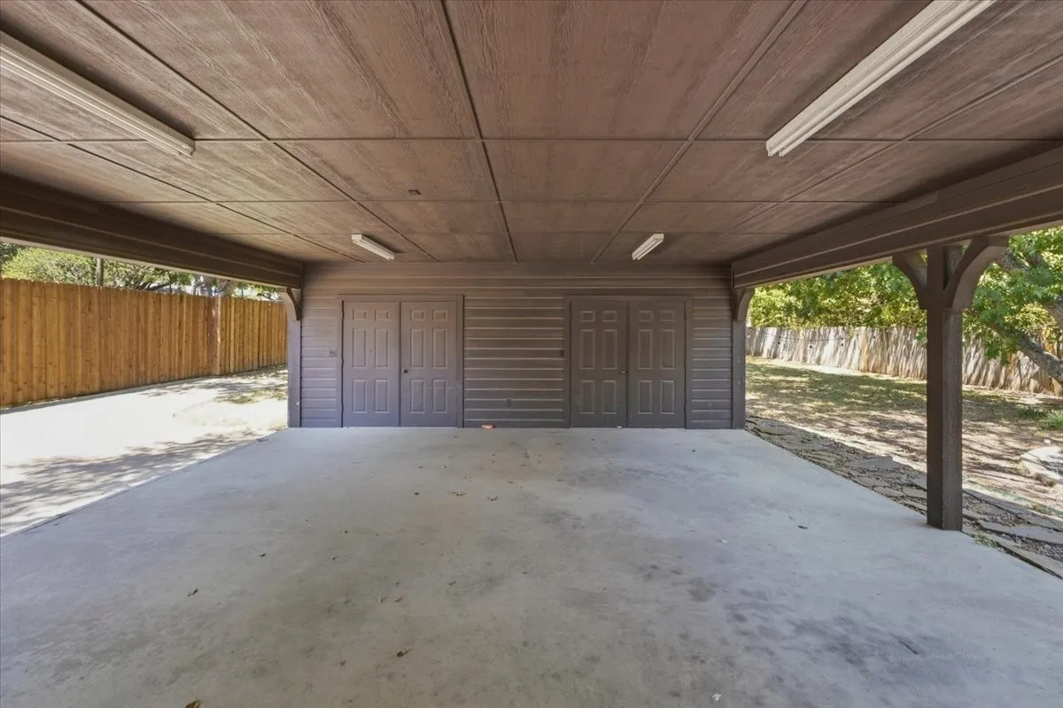 Single Family Residence For Sale in Tarrant County , 3808 Trail Lake Drive, Fort Worth, Texas 76109, 3 Bedroom, 2 Bathroom, Garage spaces, 1,808 Sqft, built in 1948, mls#21358690, Real Estate Agent in Fort Worth, Homes For Sale in Tarrant county, Homes For Sale in Fort Worth, Realtor in Fort Worth Texas, Real Estate Brokerage Independent Realty Texas, Luminita Cordes Realtor