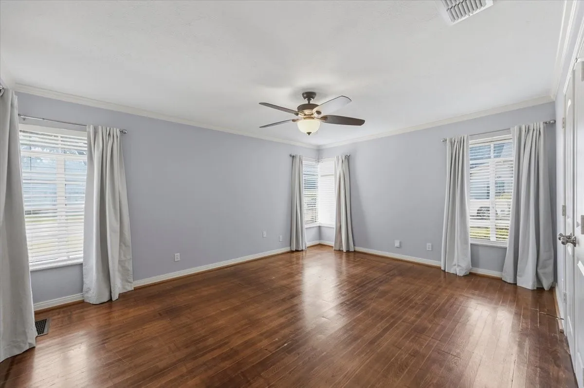 Single Family Residence For Sale in Tarrant County , 3808 Trail Lake Drive, Fort Worth, Texas 76109, 3 Bedroom, 2 Bathroom, Garage spaces, 1,808 Sqft, built in 1948, mls#21358690, Real Estate Agent in Fort Worth, Homes For Sale in Tarrant county, Homes For Sale in Fort Worth, Realtor in Fort Worth Texas, Real Estate Brokerage Independent Realty Texas, Luminita Cordes Realtor