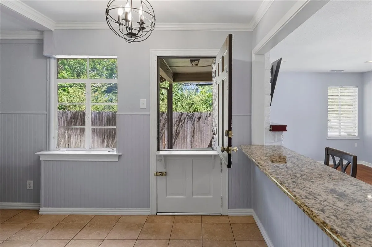 Single Family Residence For Sale in Tarrant County , 3808 Trail Lake Drive, Fort Worth, Texas 76109, 3 Bedroom, 2 Bathroom, Garage spaces, 1,808 Sqft, built in 1948, mls#21358690, Real Estate Agent in Fort Worth, Homes For Sale in Tarrant county, Homes For Sale in Fort Worth, Realtor in Fort Worth Texas, Real Estate Brokerage Independent Realty Texas, Luminita Cordes Realtor