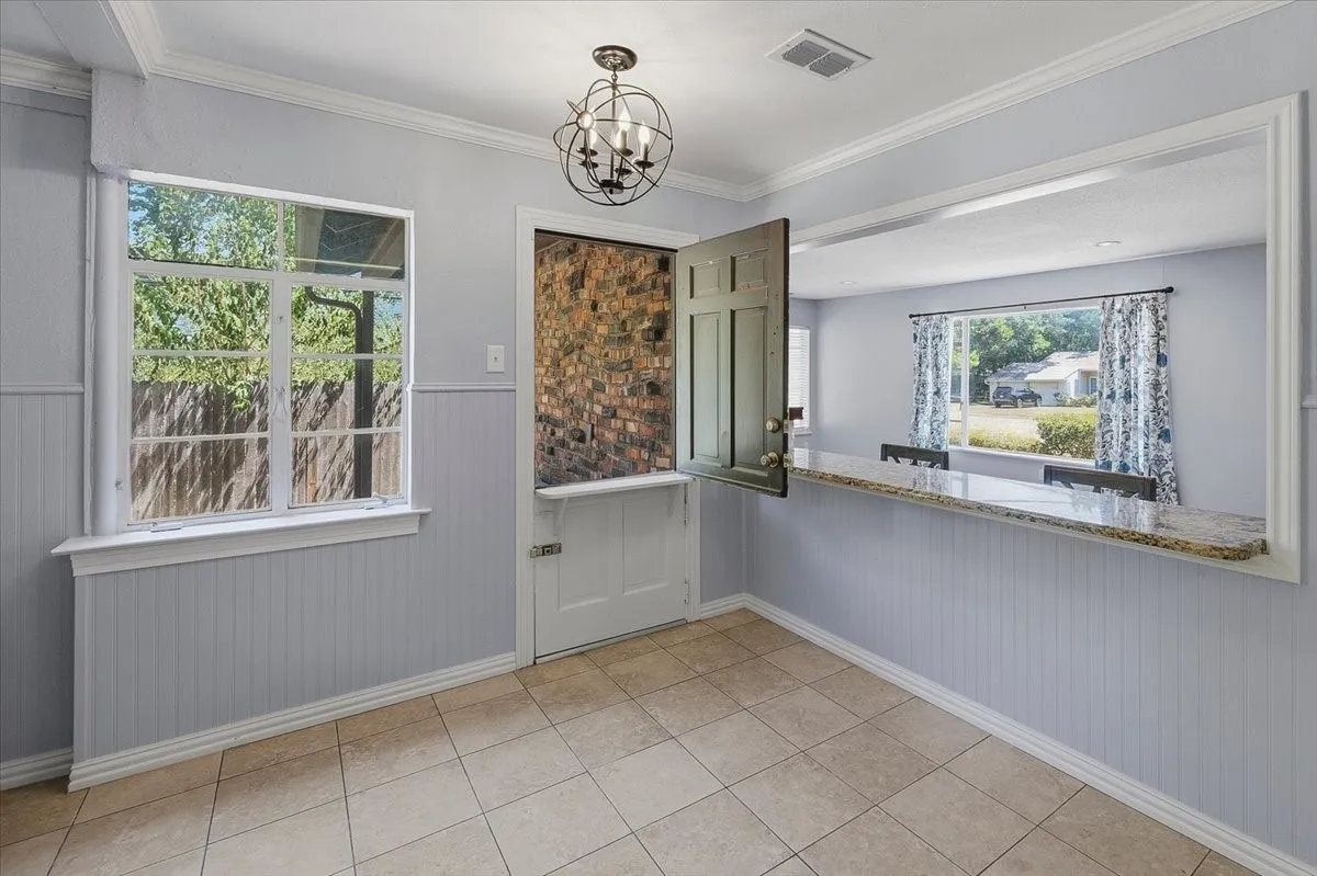 Single Family Residence For Sale in Tarrant County , 3808 Trail Lake Drive, Fort Worth, Texas 76109, 3 Bedroom, 2 Bathroom, Garage spaces, 1,808 Sqft, built in 1948, mls#21358690, Real Estate Agent in Fort Worth, Homes For Sale in Tarrant county, Homes For Sale in Fort Worth, Realtor in Fort Worth Texas, Real Estate Brokerage Independent Realty Texas, Luminita Cordes Realtor