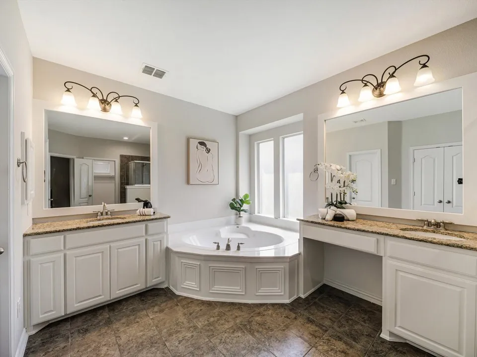 Single Family Residence For Sale in Denton County , 7934 Bishop Drive, Frisco, Texas 75036, 4 Bedroom, 4 Bathroom, 2 Garage spaces, 3,600 Sqft, built in 2005, mls#21352427, Real Estate Agent in Frisco, Homes For Sale in Denton county, Homes For Sale in Frisco, Realtor in Frisco Texas, Real Estate Brokerage Independent Realty Texas, Luminita Cordes Realtor