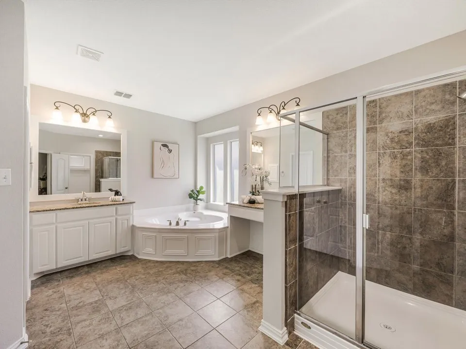 Single Family Residence For Sale in Denton County , 7934 Bishop Drive, Frisco, Texas 75036, 4 Bedroom, 4 Bathroom, 2 Garage spaces, 3,600 Sqft, built in 2005, mls#21352427, Real Estate Agent in Frisco, Homes For Sale in Denton county, Homes For Sale in Frisco, Realtor in Frisco Texas, Real Estate Brokerage Independent Realty Texas, Luminita Cordes Realtor