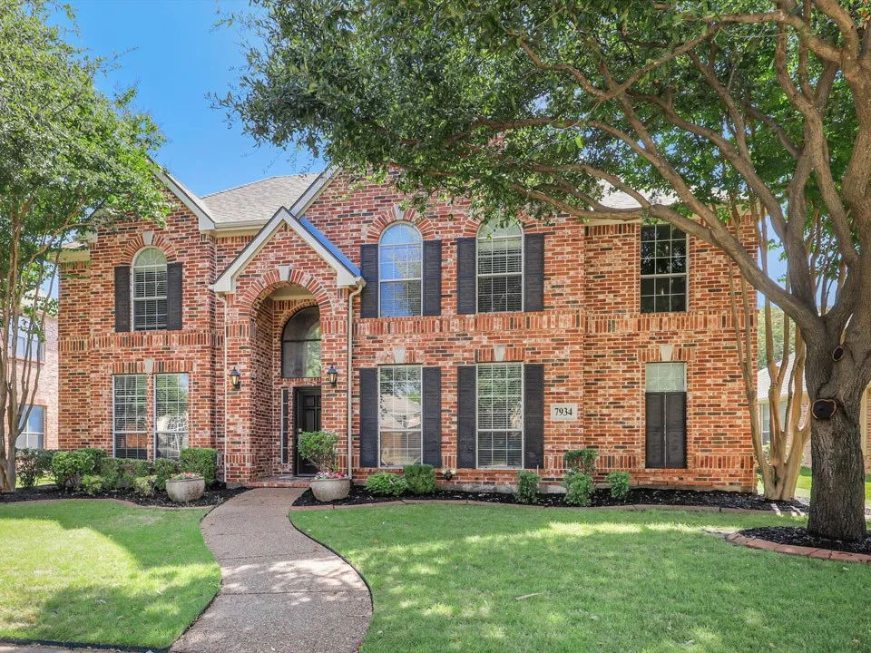 Single Family Residence For Sale in Denton County , 7934 Bishop Drive, Frisco, Texas 75036, 4 Bedroom, 4 Bathroom, 2 Garage spaces, 3,600 Sqft, built in 2005, mls#21352427, Real Estate Agent in Frisco, Homes For Sale in Denton county, Homes For Sale in Frisco, Realtor in Frisco Texas, Real Estate Brokerage Independent Realty Texas, Luminita Cordes Realtor