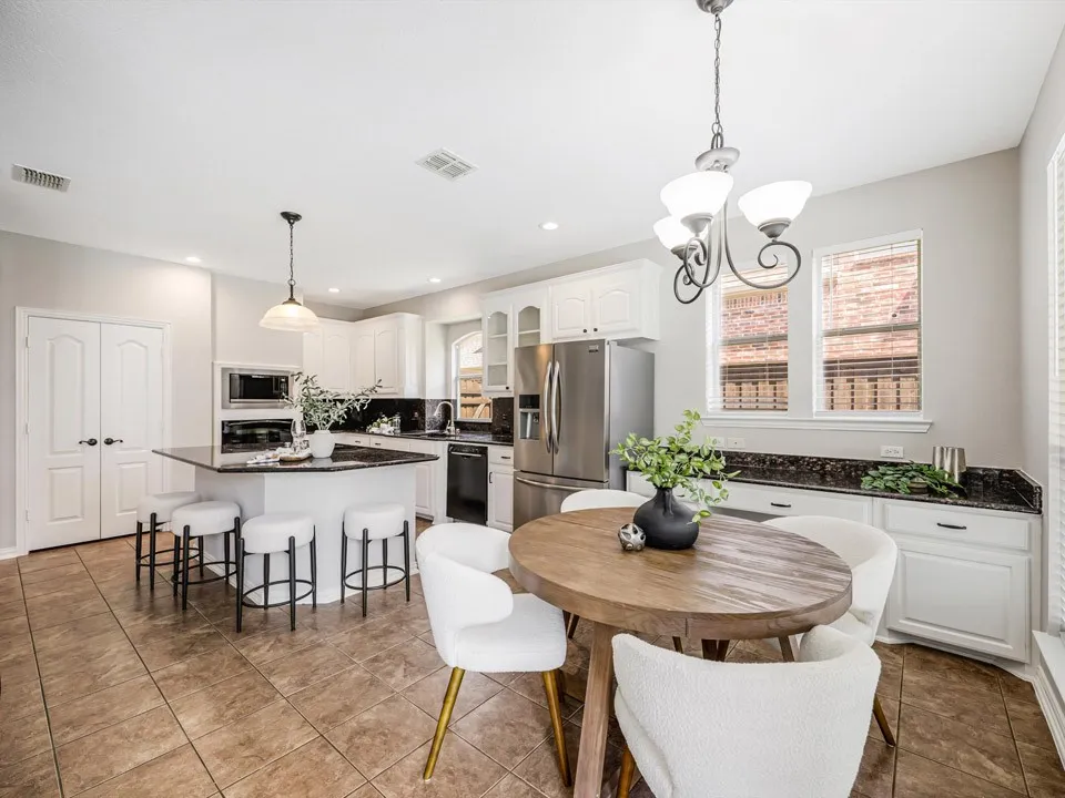 Single Family Residence For Sale in Denton County , 7934 Bishop Drive, Frisco, Texas 75036, 4 Bedroom, 4 Bathroom, 2 Garage spaces, 3,600 Sqft, built in 2005, mls#21352427, Real Estate Agent in Frisco, Homes For Sale in Denton county, Homes For Sale in Frisco, Realtor in Frisco Texas, Real Estate Brokerage Independent Realty Texas, Luminita Cordes Realtor