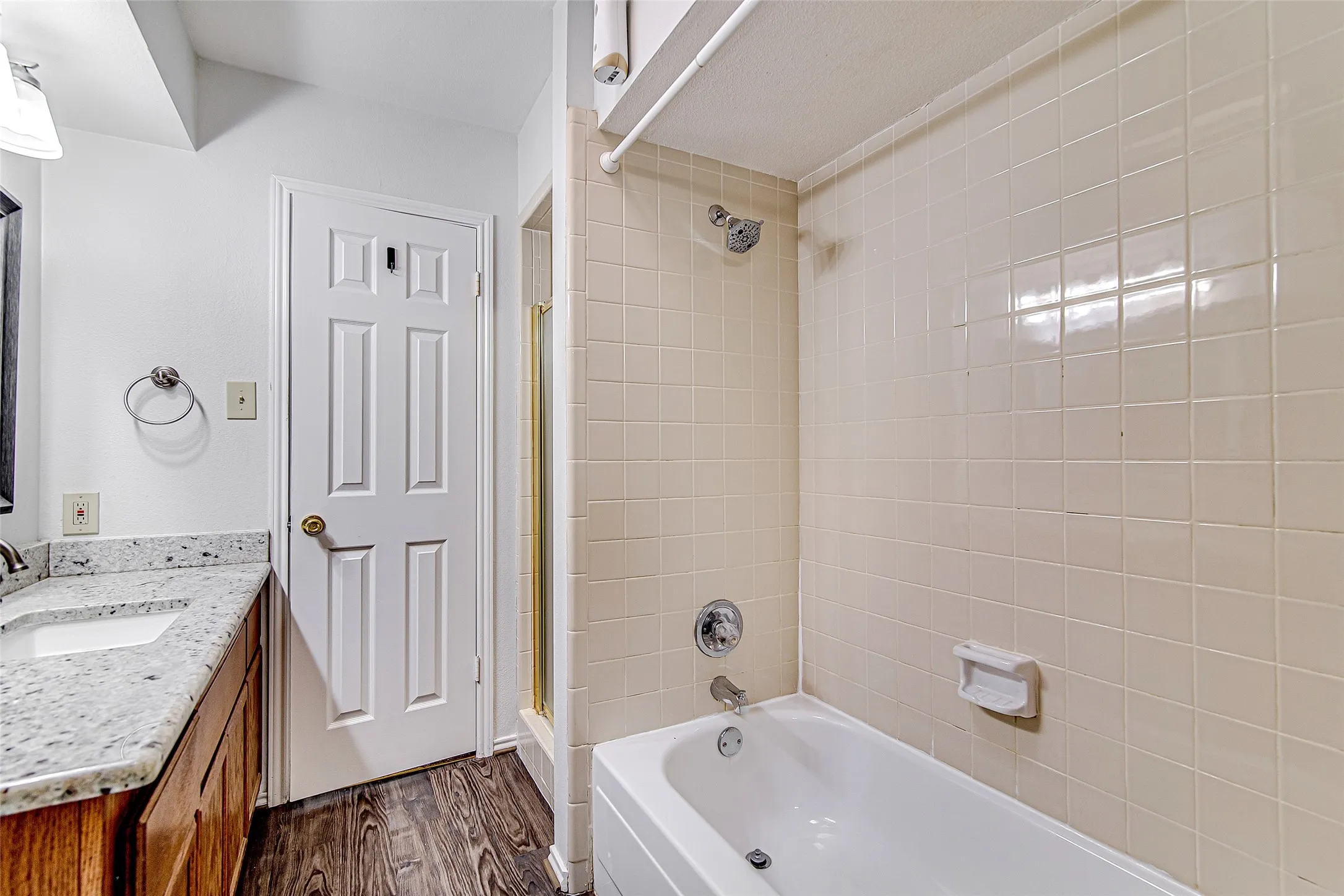 Townhouse For Sale in Tarrant County , 1726 Magnolia Lane, Euless, Texas 76039, 3 Bedroom, 2 Bathroom, 2 Garage spaces, 1,159 Sqft, built in 1984, mls#21359134, Real Estate Agent in Euless, Homes For Sale in Tarrant county, Homes For Sale in Euless, Realtor in Euless Texas, Real Estate Brokerage Independent Realty Texas, Luminita Cordes Realtor