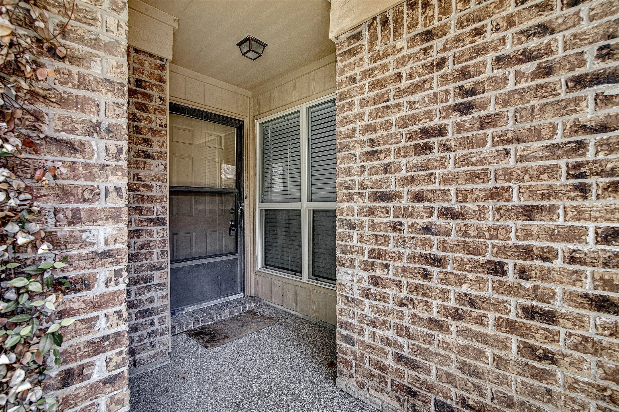 Townhouse For Sale in Tarrant County , 1726 Magnolia Lane, Euless, Texas 76039, 3 Bedroom, 2 Bathroom, 2 Garage spaces, 1,159 Sqft, built in 1984, mls#21359134, Real Estate Agent in Euless, Homes For Sale in Tarrant county, Homes For Sale in Euless, Realtor in Euless Texas, Real Estate Brokerage Independent Realty Texas, Luminita Cordes Realtor