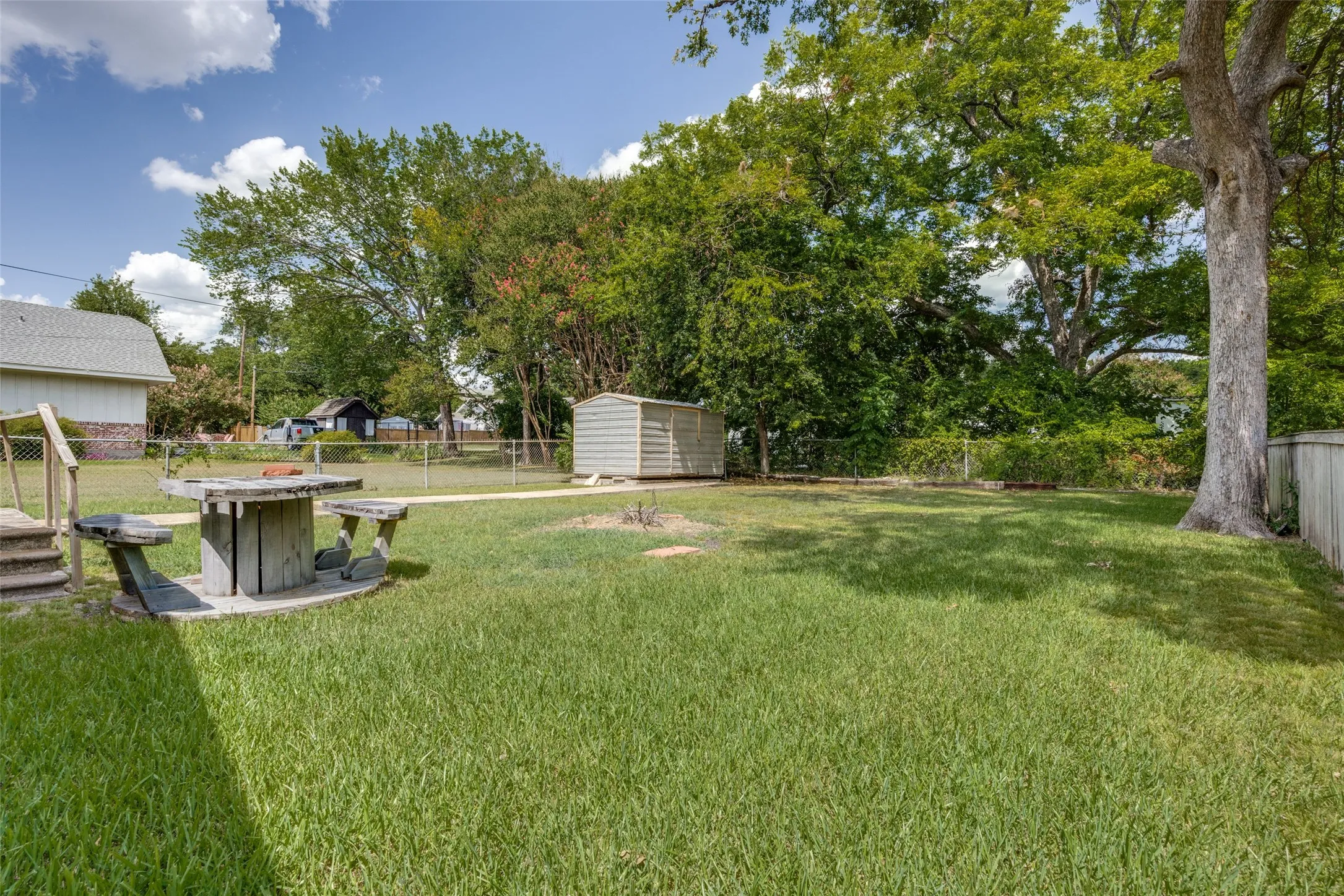 Single Family Residence For Sale in Grayson County , 213 N Holly Avenue, Sherman, Texas 75092, 3 Bedroom, 3 Bathroom, Garage spaces, 1,479 Sqft, built in 2019, mls#21359161, Real Estate Agent in Sherman, Homes For Sale in Grayson county, Homes For Sale in Sherman, Realtor in Sherman Texas, Real Estate Brokerage Independent Realty Texas, Luminita Cordes Realtor