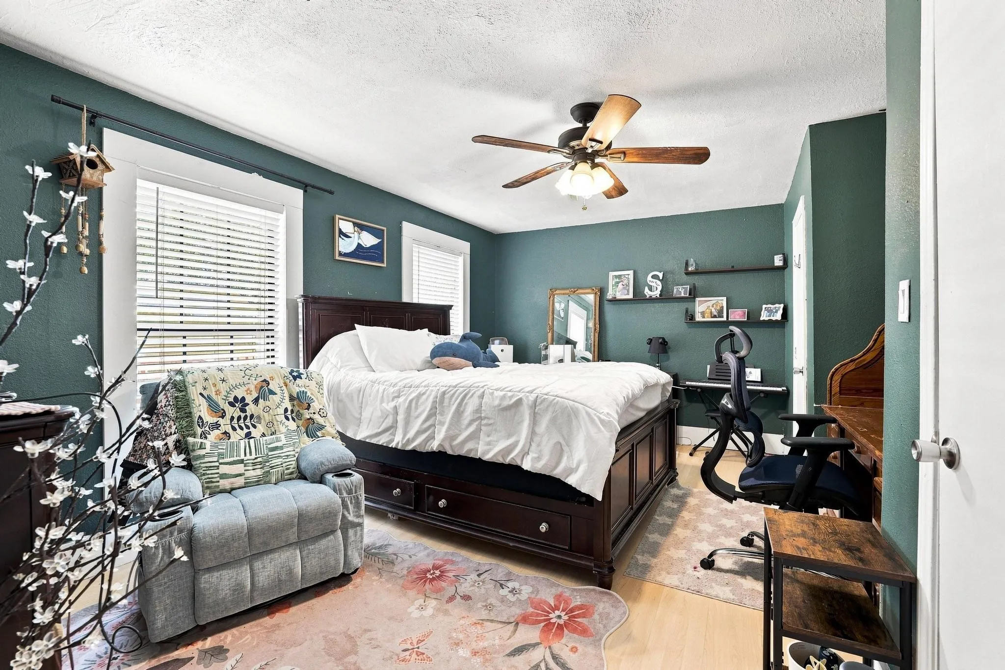 Single Family Residence For Sale in Fannin County , 407 E Bois D Arc Street, Leonard, Texas 75452, 3 Bedroom, 2 Bathroom, 1 Garage spaces, 1,827 Sqft, built in 1923, mls#21358463, Real Estate Agent in Leonard, Homes For Sale in Fannin county, Homes For Sale in Leonard, Realtor in Leonard Texas, Real Estate Brokerage Independent Realty Texas, Luminita Cordes Realtor