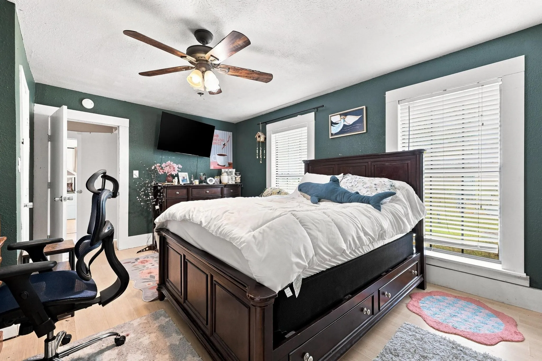 Single Family Residence For Sale in Fannin County , 407 E Bois D Arc Street, Leonard, Texas 75452, 3 Bedroom, 2 Bathroom, 1 Garage spaces, 1,827 Sqft, built in 1923, mls#21358463, Real Estate Agent in Leonard, Homes For Sale in Fannin county, Homes For Sale in Leonard, Realtor in Leonard Texas, Real Estate Brokerage Independent Realty Texas, Luminita Cordes Realtor