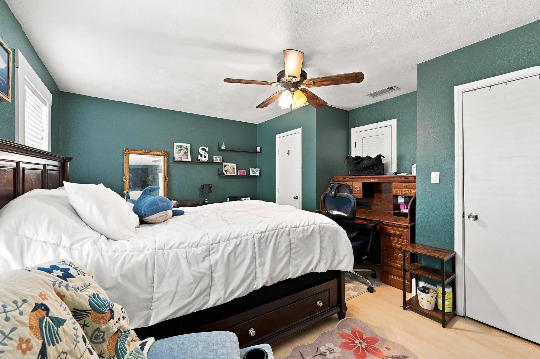 Single Family Residence For Sale in Fannin County , 407 E Bois D Arc Street, Leonard, Texas 75452, 3 Bedroom, 2 Bathroom, 1 Garage spaces, 1,827 Sqft, built in 1923, mls#21358463, Real Estate Agent in Leonard, Homes For Sale in Fannin county, Homes For Sale in Leonard, Realtor in Leonard Texas, Real Estate Brokerage Independent Realty Texas, Luminita Cordes Realtor