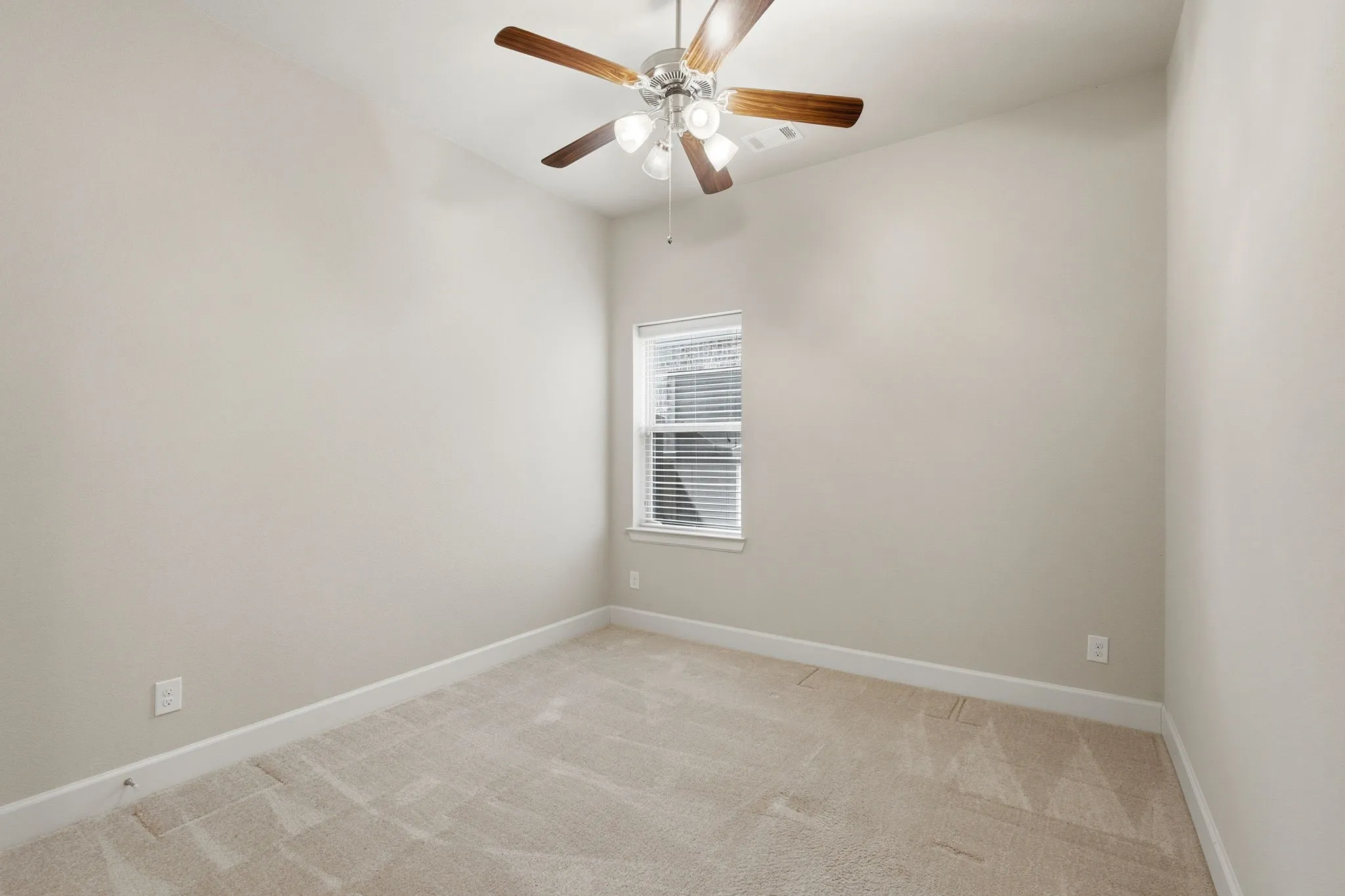 Single Family Residence For Sale in Collin County , 1208 Caliche Trail, Allen, Texas 75013, 4 Bedroom, 3 Bathroom, 2 Garage spaces, 2,840 Sqft, built in 2014, mls#21353525, Real Estate Agent in Allen, Homes For Sale in Collin county, Homes For Sale in Allen, Realtor in Allen Texas, Real Estate Brokerage Independent Realty Texas, Luminita Cordes Realtor