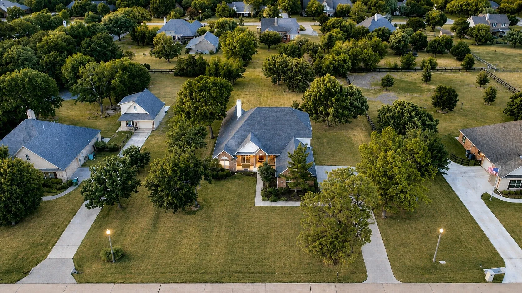 Single Family Residence For Sale in Denton County , 7517 Rodeo Drive, Denton, Texas 76208, 4 Bedroom, 5 Bathroom, 3 Garage spaces, 3,473 Sqft, built in 2000, mls#21358490, Real Estate Agent in Denton, Homes For Sale in Denton county, Homes For Sale in Denton, Realtor in Denton Texas, Real Estate Brokerage Independent Realty Texas, Luminita Cordes Realtor
