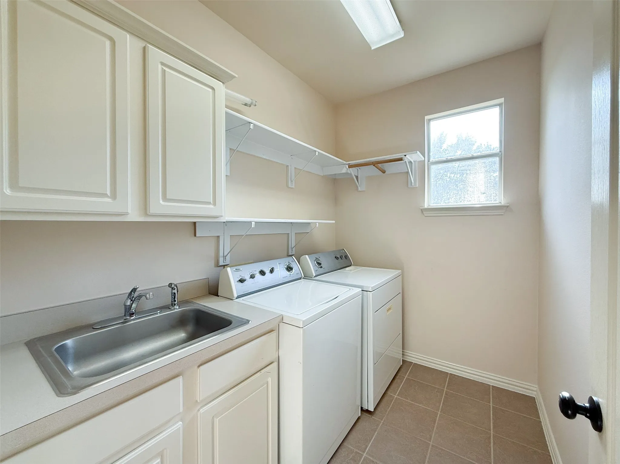 Single Family Residence For Sale in Denton County , 7517 Rodeo Drive, Denton, Texas 76208, 4 Bedroom, 5 Bathroom, 3 Garage spaces, 3,473 Sqft, built in 2000, mls#21358490, Real Estate Agent in Denton, Homes For Sale in Denton county, Homes For Sale in Denton, Realtor in Denton Texas, Real Estate Brokerage Independent Realty Texas, Luminita Cordes Realtor