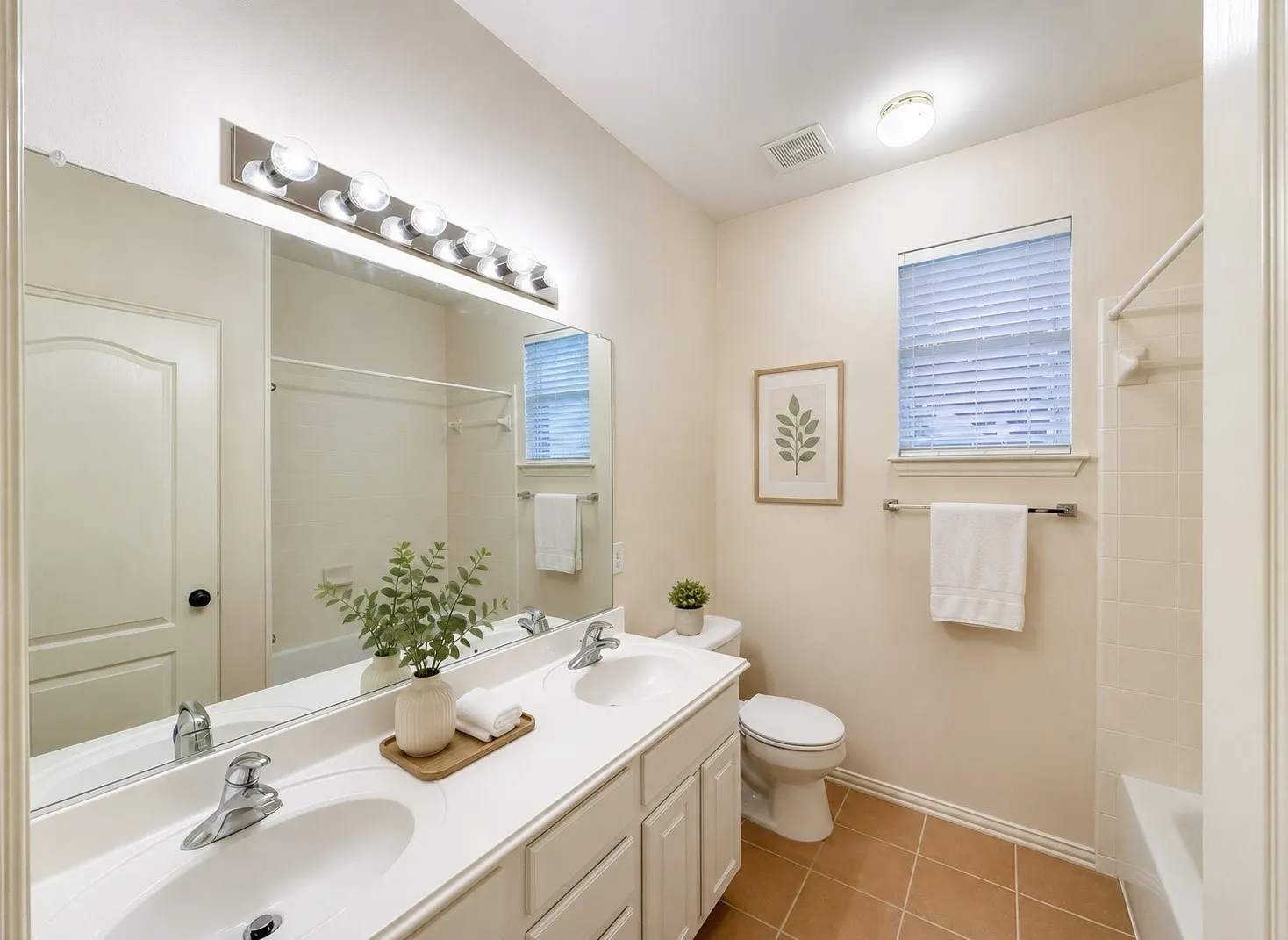 Single Family Residence For Sale in Denton County , 7517 Rodeo Drive, Denton, Texas 76208, 4 Bedroom, 5 Bathroom, 3 Garage spaces, 3,473 Sqft, built in 2000, mls#21358490, Real Estate Agent in Denton, Homes For Sale in Denton county, Homes For Sale in Denton, Realtor in Denton Texas, Real Estate Brokerage Independent Realty Texas, Luminita Cordes Realtor