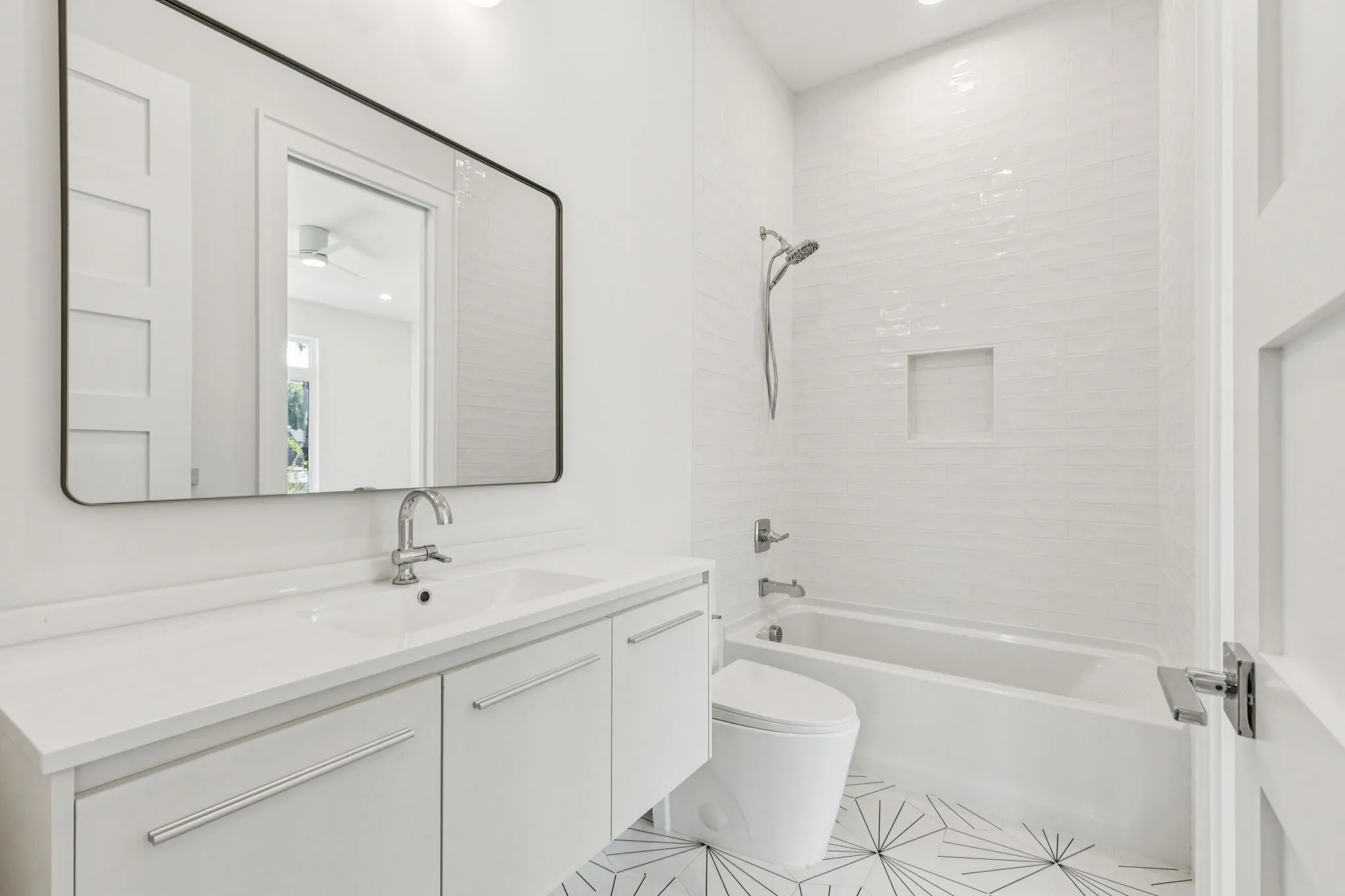 Single Family Residence For Rent in Dallas County , 900 Haines Avenue, Dallas, Texas 75208, 4 Bedroom, 3 Bathroom, Garage spaces, 2,700 Sqft, built in 2025, mls#21359148, Real Estate Agent in Dallas, Homes For Rent in Dallas county, Homes For Rent in Dallas, Realtor in Dallas Texas, Real Estate Brokerage Independent Realty Texas, Luminita Cordes Realtor