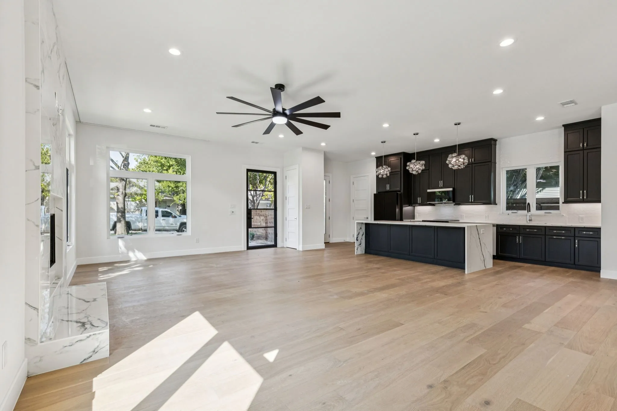 Single Family Residence For Rent in Dallas County , 900 Haines Avenue, Dallas, Texas 75208, 4 Bedroom, 3 Bathroom, Garage spaces, 2,700 Sqft, built in 2025, mls#21359148, Real Estate Agent in Dallas, Homes For Rent in Dallas county, Homes For Rent in Dallas, Realtor in Dallas Texas, Real Estate Brokerage Independent Realty Texas, Luminita Cordes Realtor