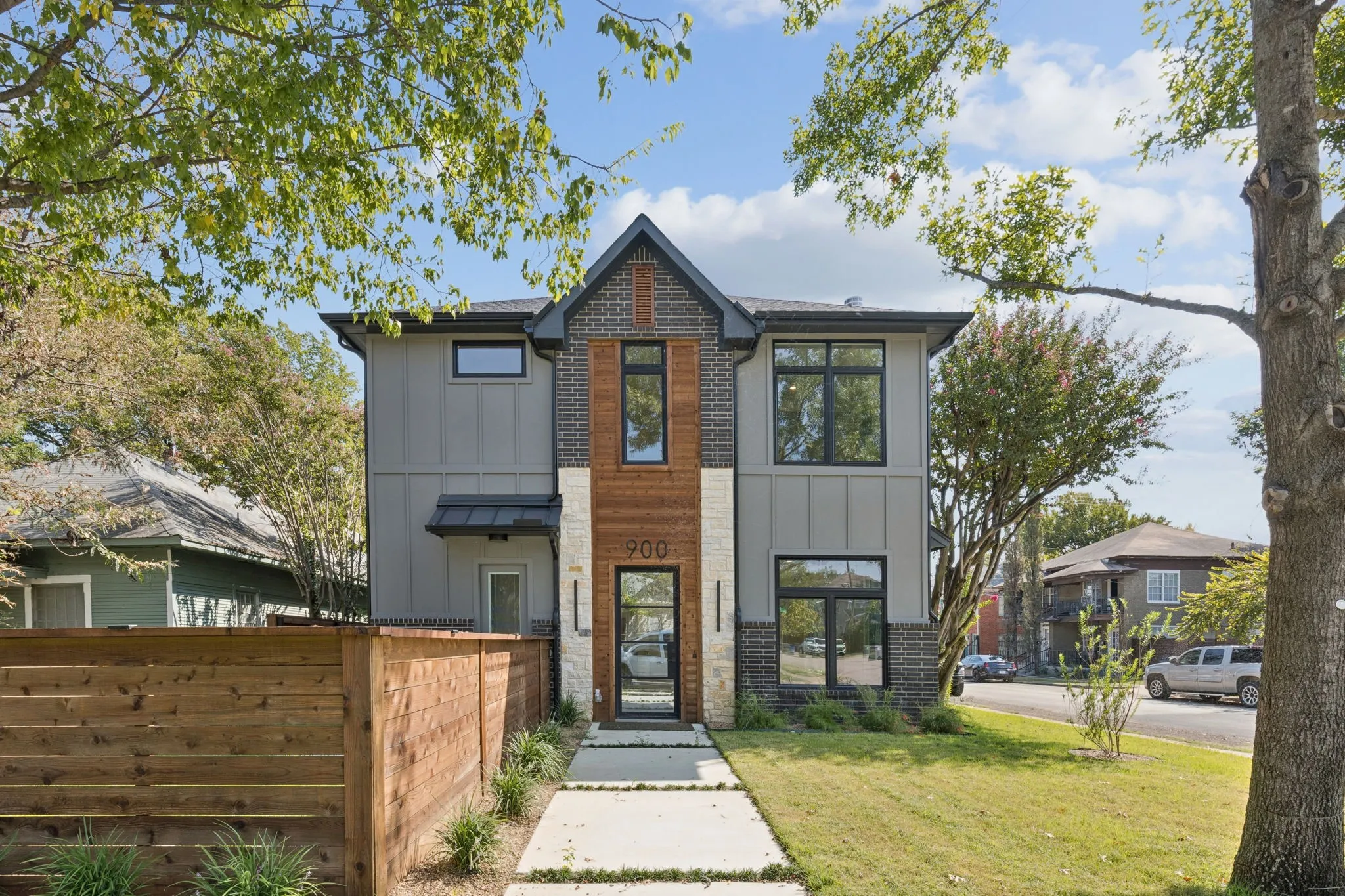 Single Family Residence For Rent in Dallas County , 900 Haines Avenue, Dallas, Texas 75208, 4 Bedroom, 3 Bathroom, Garage spaces, 2,700 Sqft, built in 2025, mls#21359148, Real Estate Agent in Dallas, Homes For Rent in Dallas county, Homes For Rent in Dallas, Realtor in Dallas Texas, Real Estate Brokerage Independent Realty Texas, Luminita Cordes Realtor