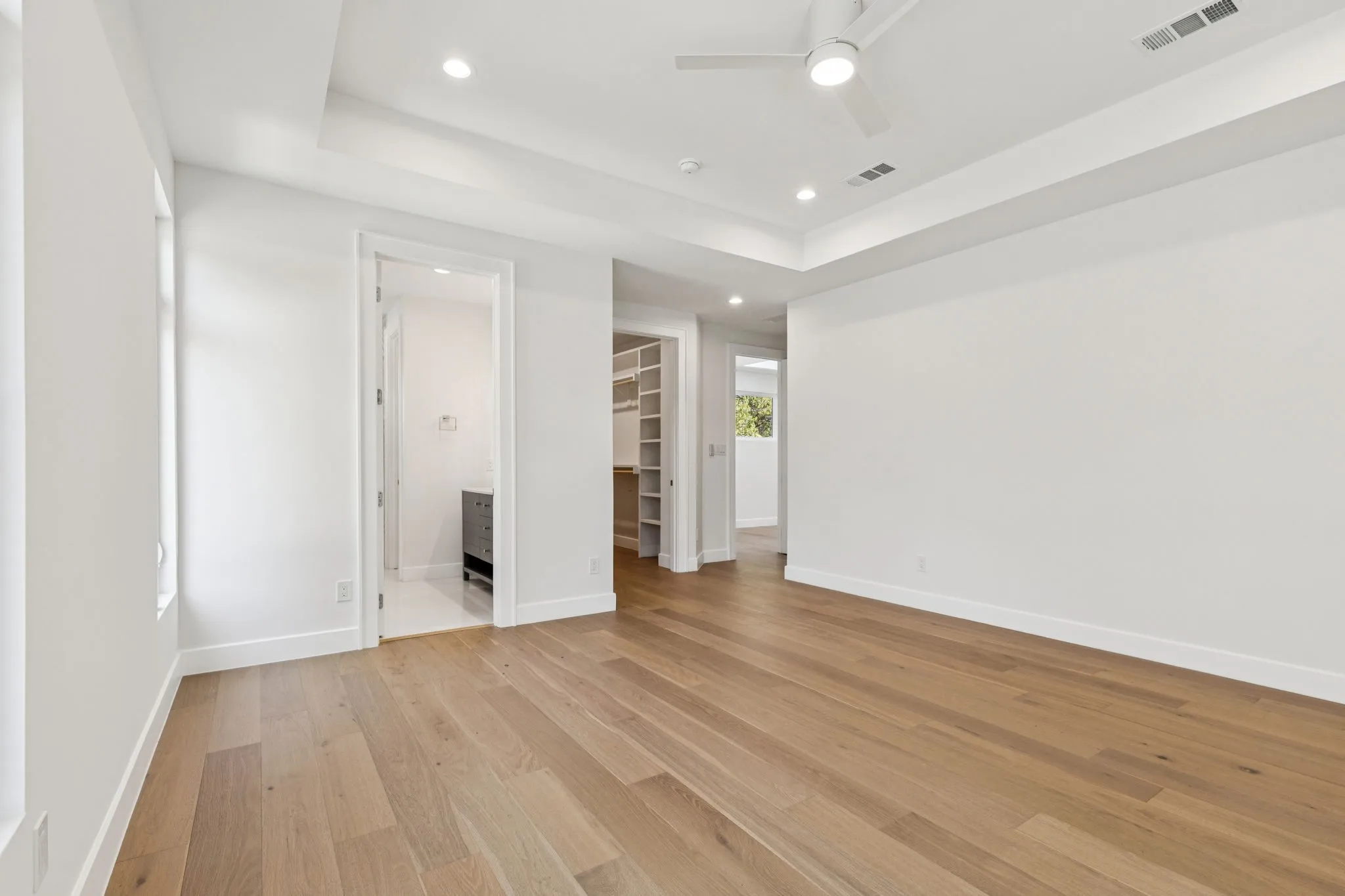 Single Family Residence For Rent in Dallas County , 900 Haines Avenue, Dallas, Texas 75208, 4 Bedroom, 3 Bathroom, Garage spaces, 2,700 Sqft, built in 2025, mls#21359148, Real Estate Agent in Dallas, Homes For Rent in Dallas county, Homes For Rent in Dallas, Realtor in Dallas Texas, Real Estate Brokerage Independent Realty Texas, Luminita Cordes Realtor