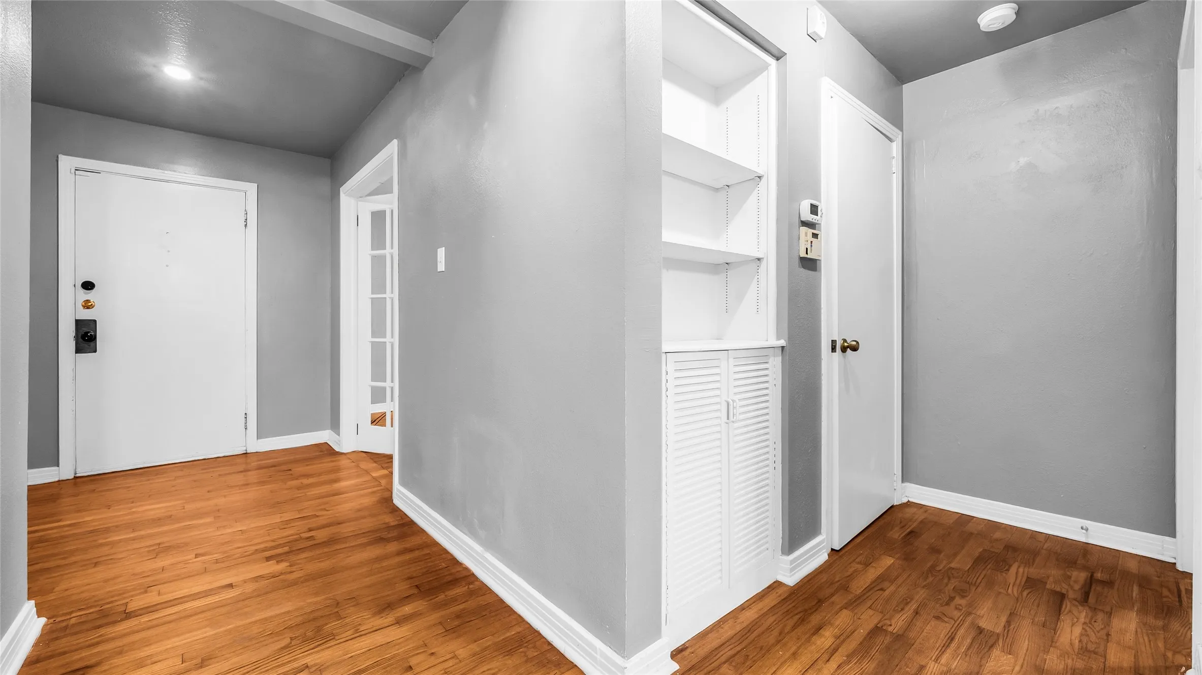 Single Family Residence For Rent in Grayson County , 1528 W Day Street, Denison, Texas 75020, 3 Bedroom, 2 Bathroom, 1 Garage spaces, 1,956 Sqft, built in 1950, mls#21358461, Real Estate Agent in Denison, Homes For Rent in Grayson county, Homes For Rent in Denison, Realtor in Denison Texas, Real Estate Brokerage Independent Realty Texas, Luminita Cordes Realtor