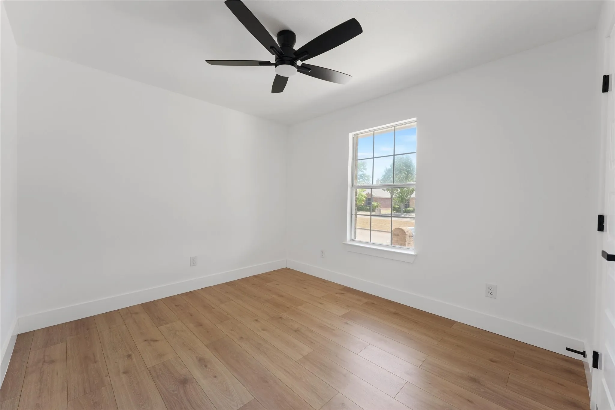 Single Family Residence For Sale in Dallas County , 1941 Indian Lilac Drive, Lancaster, Texas 75146, 4 Bedroom, 2 Bathroom, 2 Garage spaces, 1,808 Sqft, built in 2006, mls#21359183, Real Estate Agent in Lancaster, Homes For Sale in Dallas county, Homes For Sale in Lancaster, Realtor in Lancaster Texas, Real Estate Brokerage Independent Realty Texas, Luminita Cordes Realtor