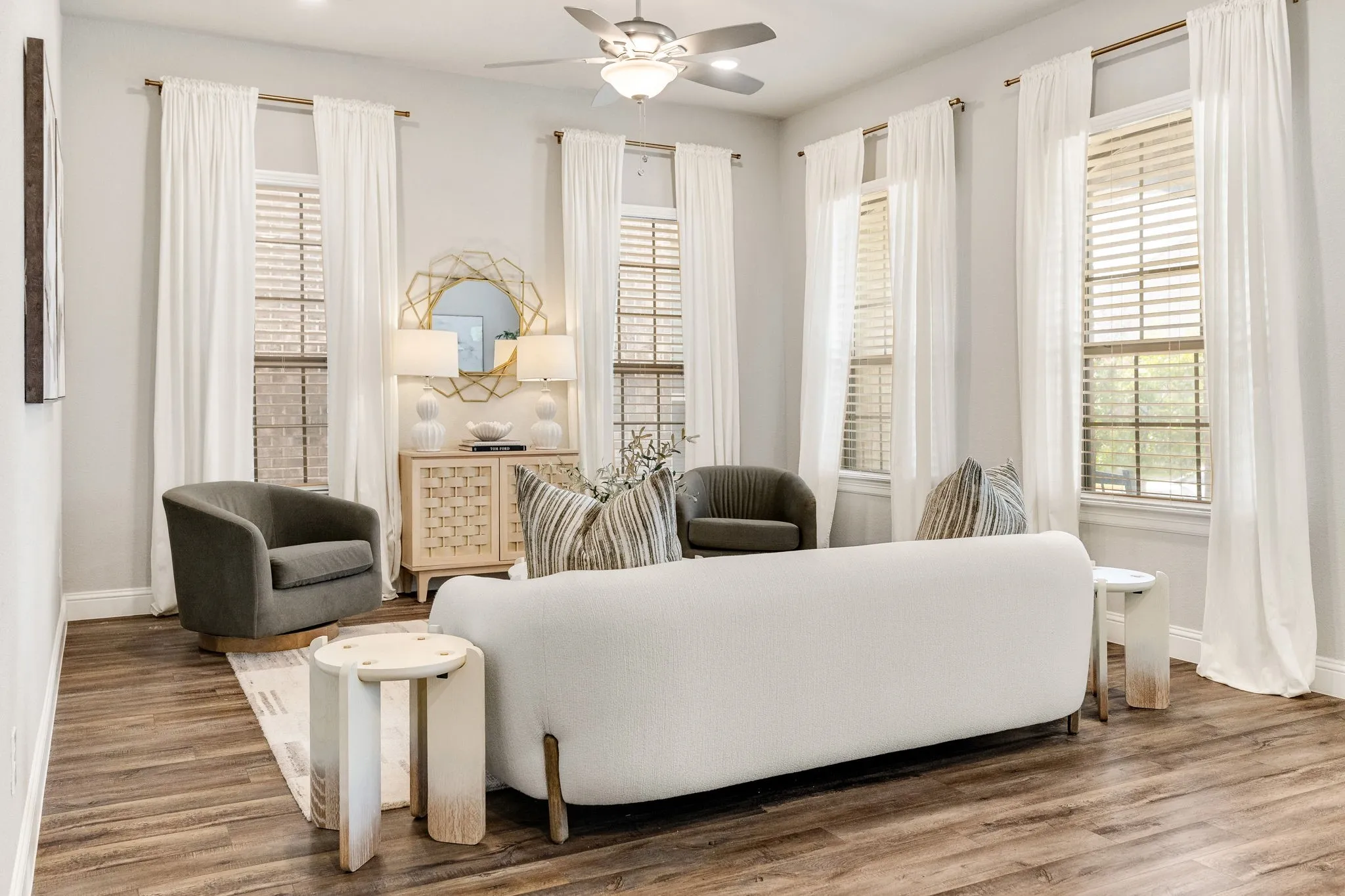 Townhouse For Sale in Tarrant County , 8313 Cotton Belt Lane, North Richland Hills, Texas 76182, 3 Bedroom, 3 Bathroom, 2 Garage spaces, 1,888 Sqft, built in 2019, mls#21355021, Real Estate Agent in North Richland Hills, Homes For Sale in Tarrant county, Homes For Sale in North Richland Hills, Realtor in North Richland Hills Texas, Real Estate Brokerage Independent Realty Texas, Luminita Cordes Realtor