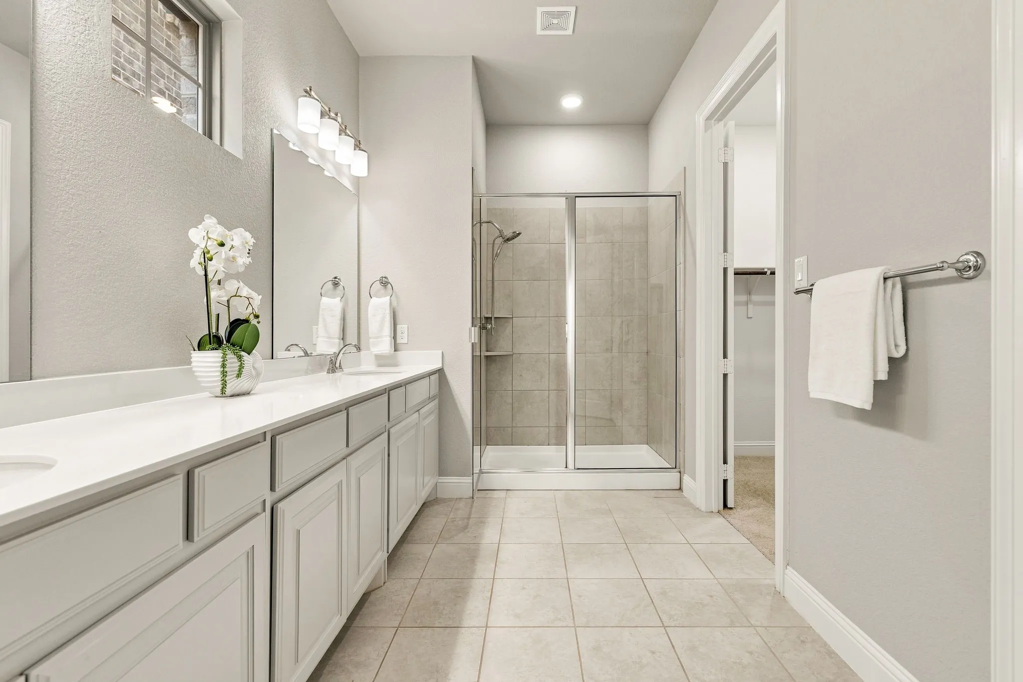 Townhouse For Sale in Tarrant County , 8313 Cotton Belt Lane, North Richland Hills, Texas 76182, 3 Bedroom, 3 Bathroom, 2 Garage spaces, 1,888 Sqft, built in 2019, mls#21355021, Real Estate Agent in North Richland Hills, Homes For Sale in Tarrant county, Homes For Sale in North Richland Hills, Realtor in North Richland Hills Texas, Real Estate Brokerage Independent Realty Texas, Luminita Cordes Realtor