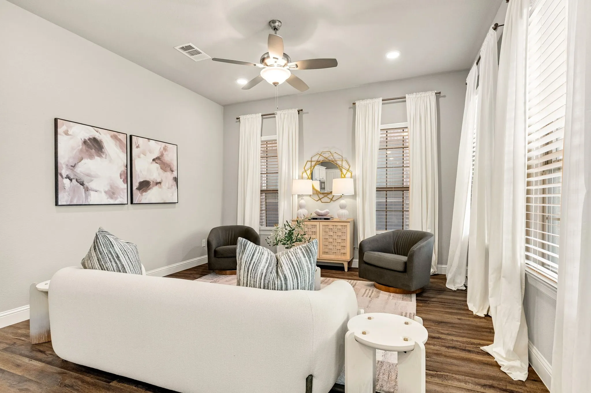 Townhouse For Sale in Tarrant County , 8313 Cotton Belt Lane, North Richland Hills, Texas 76182, 3 Bedroom, 3 Bathroom, 2 Garage spaces, 1,888 Sqft, built in 2019, mls#21355021, Real Estate Agent in North Richland Hills, Homes For Sale in Tarrant county, Homes For Sale in North Richland Hills, Realtor in North Richland Hills Texas, Real Estate Brokerage Independent Realty Texas, Luminita Cordes Realtor