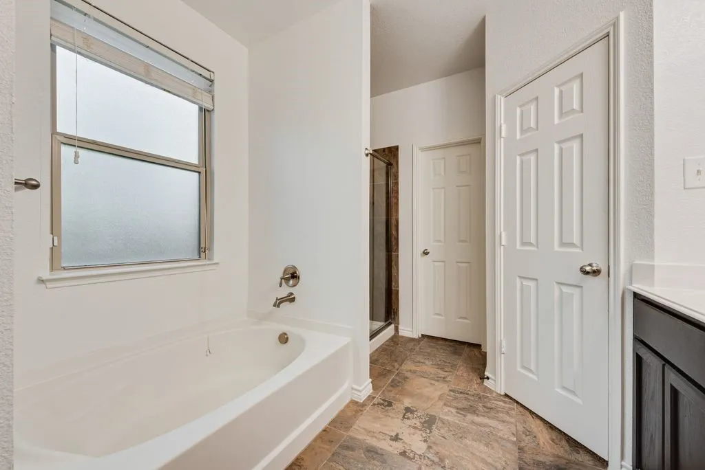 Single Family Residence For Rent in Denton County , 1816 Castle Creek Drive, Little Elm, Texas 75068, 5 Bedroom, 3 Bathroom, 2 Garage spaces, 3,265 Sqft, built in 2012, mls#21359184, Real Estate Agent in Little Elm, Homes For Rent in Denton county, Homes For Rent in Little Elm, Realtor in Little Elm Texas, Real Estate Brokerage Independent Realty Texas, Luminita Cordes Realtor