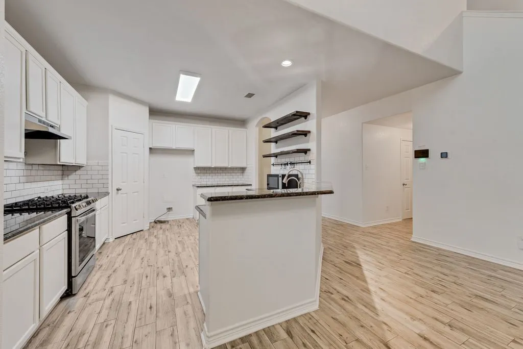 Single Family Residence For Rent in Denton County , 1816 Castle Creek Drive, Little Elm, Texas 75068, 5 Bedroom, 3 Bathroom, 2 Garage spaces, 3,265 Sqft, built in 2012, mls#21359184, Real Estate Agent in Little Elm, Homes For Rent in Denton county, Homes For Rent in Little Elm, Realtor in Little Elm Texas, Real Estate Brokerage Independent Realty Texas, Luminita Cordes Realtor