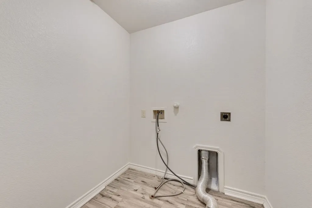 Single Family Residence For Rent in Denton County , 1816 Castle Creek Drive, Little Elm, Texas 75068, 5 Bedroom, 3 Bathroom, 2 Garage spaces, 3,265 Sqft, built in 2012, mls#21359184, Real Estate Agent in Little Elm, Homes For Rent in Denton county, Homes For Rent in Little Elm, Realtor in Little Elm Texas, Real Estate Brokerage Independent Realty Texas, Luminita Cordes Realtor