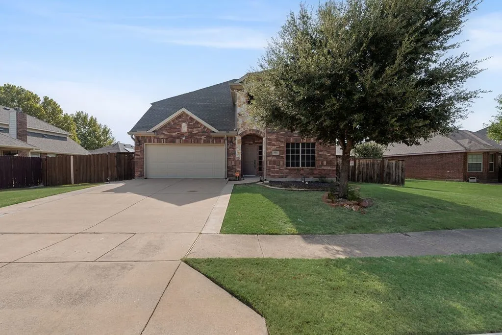 Single Family Residence For Rent in Denton County , 1816 Castle Creek Drive, Little Elm, Texas 75068, 5 Bedroom, 3 Bathroom, 2 Garage spaces, 3,265 Sqft, built in 2012, mls#21359184, Real Estate Agent in Little Elm, Homes For Rent in Denton county, Homes For Rent in Little Elm, Realtor in Little Elm Texas, Real Estate Brokerage Independent Realty Texas, Luminita Cordes Realtor