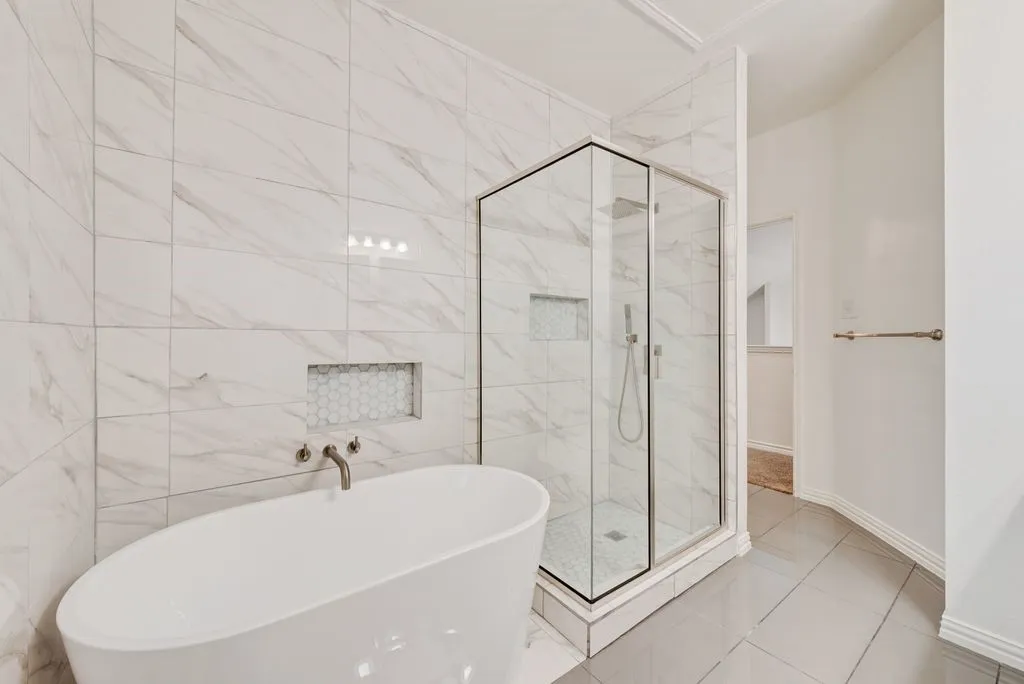 Single Family Residence For Rent in Denton County , 1816 Castle Creek Drive, Little Elm, Texas 75068, 5 Bedroom, 3 Bathroom, 2 Garage spaces, 3,265 Sqft, built in 2012, mls#21359184, Real Estate Agent in Little Elm, Homes For Rent in Denton county, Homes For Rent in Little Elm, Realtor in Little Elm Texas, Real Estate Brokerage Independent Realty Texas, Luminita Cordes Realtor
