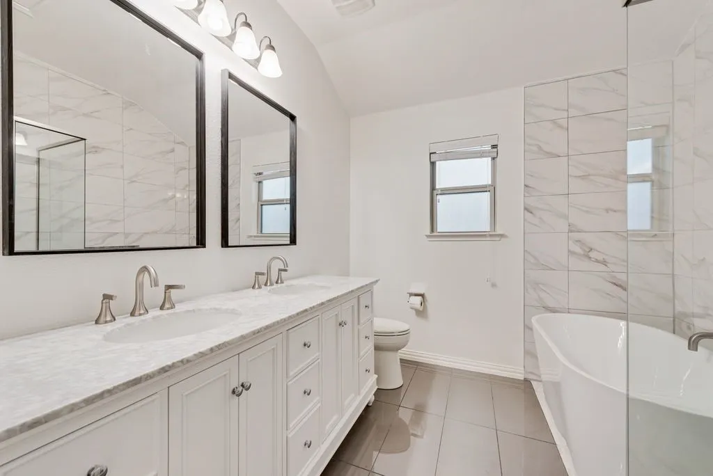 Single Family Residence For Rent in Denton County , 1816 Castle Creek Drive, Little Elm, Texas 75068, 5 Bedroom, 3 Bathroom, 2 Garage spaces, 3,265 Sqft, built in 2012, mls#21359184, Real Estate Agent in Little Elm, Homes For Rent in Denton county, Homes For Rent in Little Elm, Realtor in Little Elm Texas, Real Estate Brokerage Independent Realty Texas, Luminita Cordes Realtor