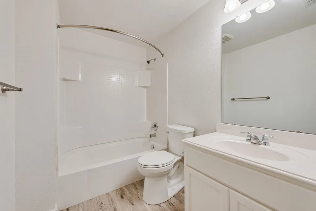 Single Family Residence For Rent in Denton County , 1816 Castle Creek Drive, Little Elm, Texas 75068, 5 Bedroom, 3 Bathroom, 2 Garage spaces, 3,265 Sqft, built in 2012, mls#21359184, Real Estate Agent in Little Elm, Homes For Rent in Denton county, Homes For Rent in Little Elm, Realtor in Little Elm Texas, Real Estate Brokerage Independent Realty Texas, Luminita Cordes Realtor