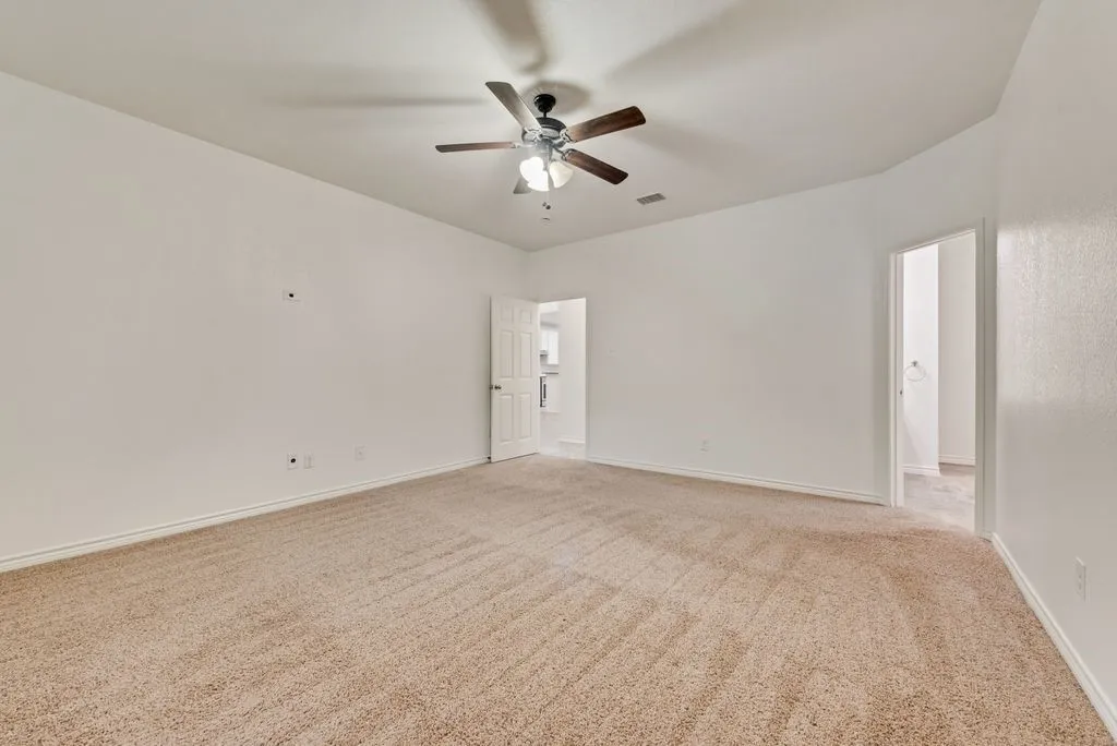 Single Family Residence For Rent in Denton County , 1816 Castle Creek Drive, Little Elm, Texas 75068, 5 Bedroom, 3 Bathroom, 2 Garage spaces, 3,265 Sqft, built in 2012, mls#21359184, Real Estate Agent in Little Elm, Homes For Rent in Denton county, Homes For Rent in Little Elm, Realtor in Little Elm Texas, Real Estate Brokerage Independent Realty Texas, Luminita Cordes Realtor
