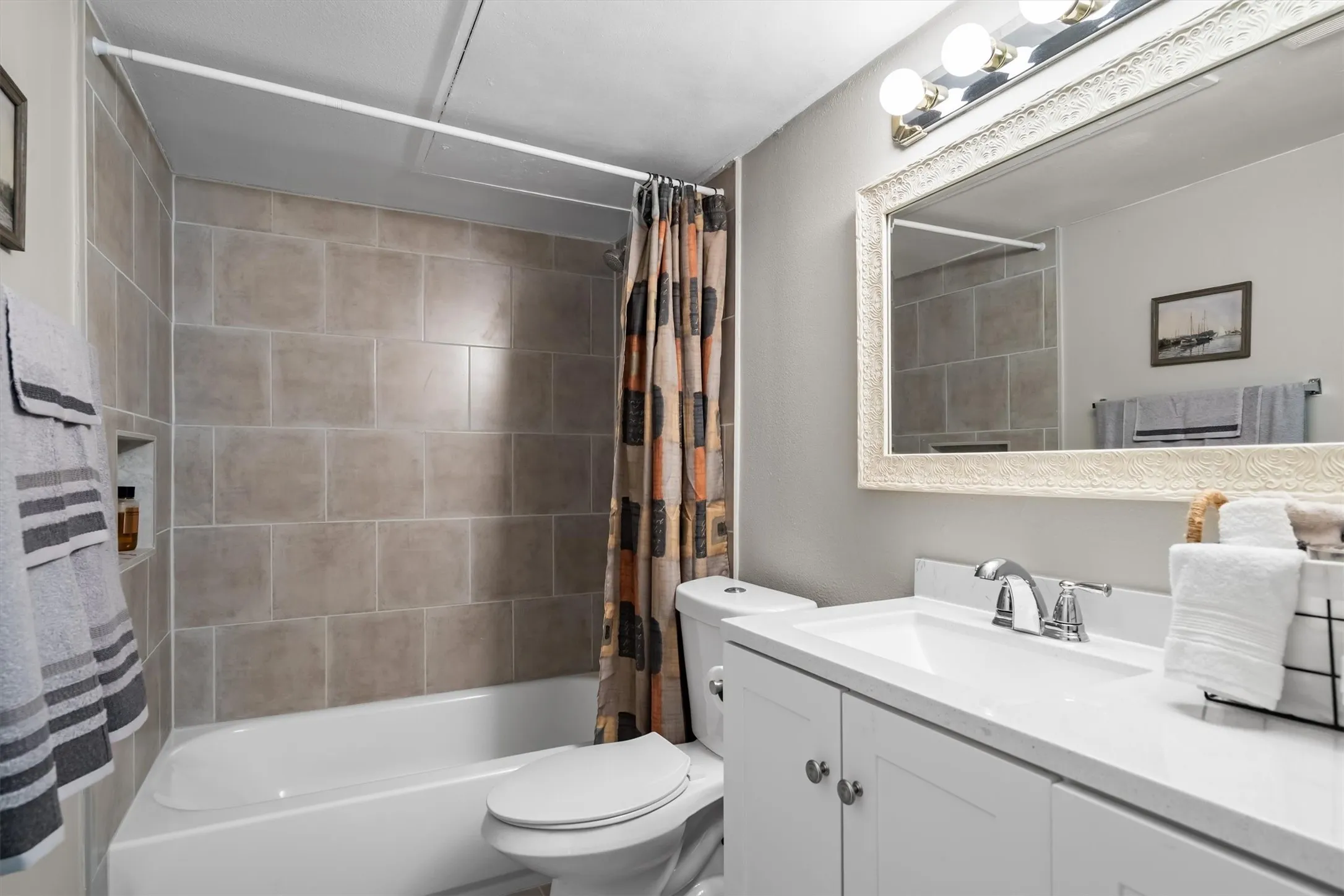 Single Family Residence For Sale in Denton County , 1019 Woodmere Drive, Lewisville, Texas 75067, 3 Bedroom, 2 Bathroom, 1 Garage spaces, 1,283 Sqft, built in 1970, mls#21350668, Real Estate Agent in Lewisville, Homes For Sale in Denton county, Homes For Sale in Lewisville, Realtor in Lewisville Texas, Real Estate Brokerage Independent Realty Texas, Luminita Cordes Realtor