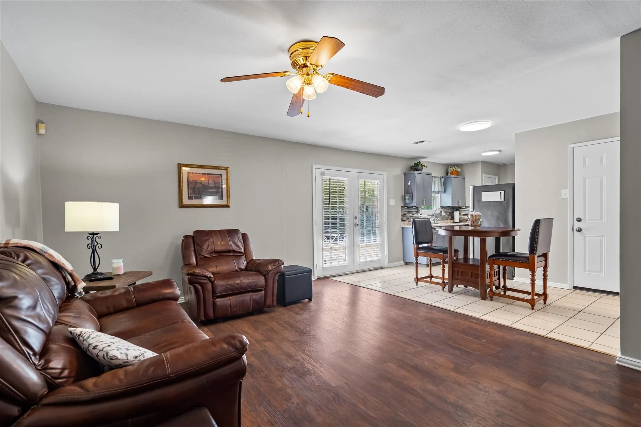 Single Family Residence For Sale in Denton County , 1019 Woodmere Drive, Lewisville, Texas 75067, 3 Bedroom, 2 Bathroom, 1 Garage spaces, 1,283 Sqft, built in 1970, mls#21350668, Real Estate Agent in Lewisville, Homes For Sale in Denton county, Homes For Sale in Lewisville, Realtor in Lewisville Texas, Real Estate Brokerage Independent Realty Texas, Luminita Cordes Realtor