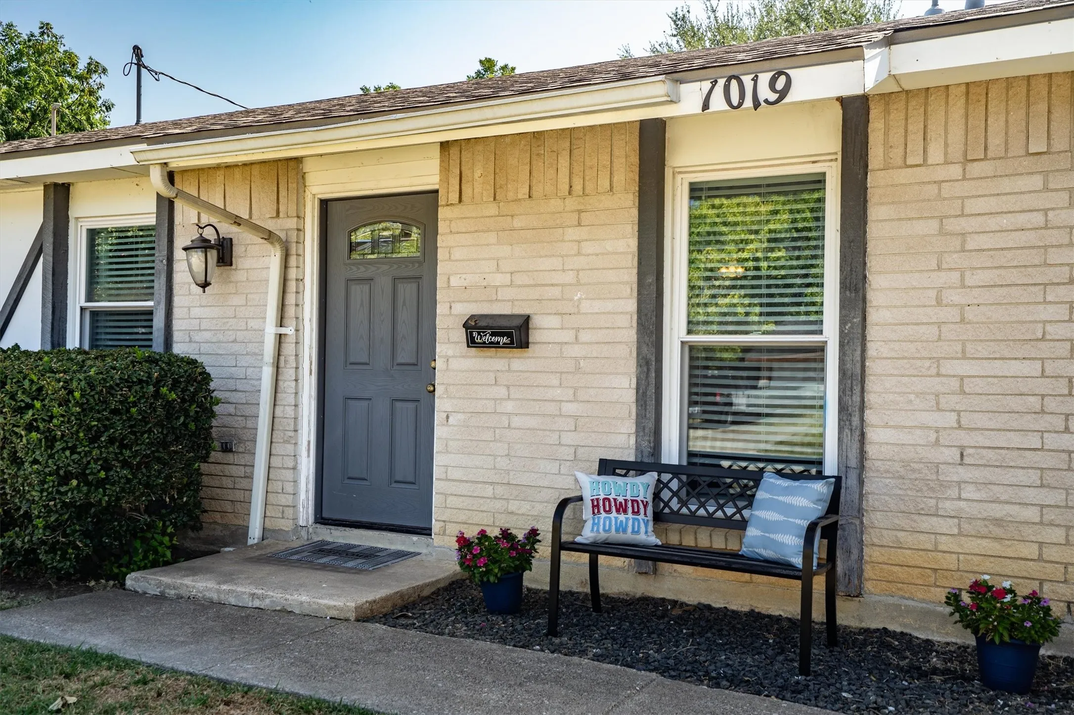 What lovely curb appeal!