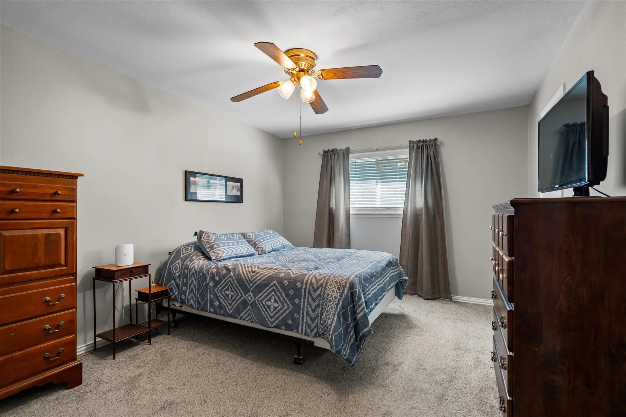 Single Family Residence For Sale in Denton County , 1019 Woodmere Drive, Lewisville, Texas 75067, 3 Bedroom, 2 Bathroom, 1 Garage spaces, 1,283 Sqft, built in 1970, mls#21350668, Real Estate Agent in Lewisville, Homes For Sale in Denton county, Homes For Sale in Lewisville, Realtor in Lewisville Texas, Real Estate Brokerage Independent Realty Texas, Luminita Cordes Realtor