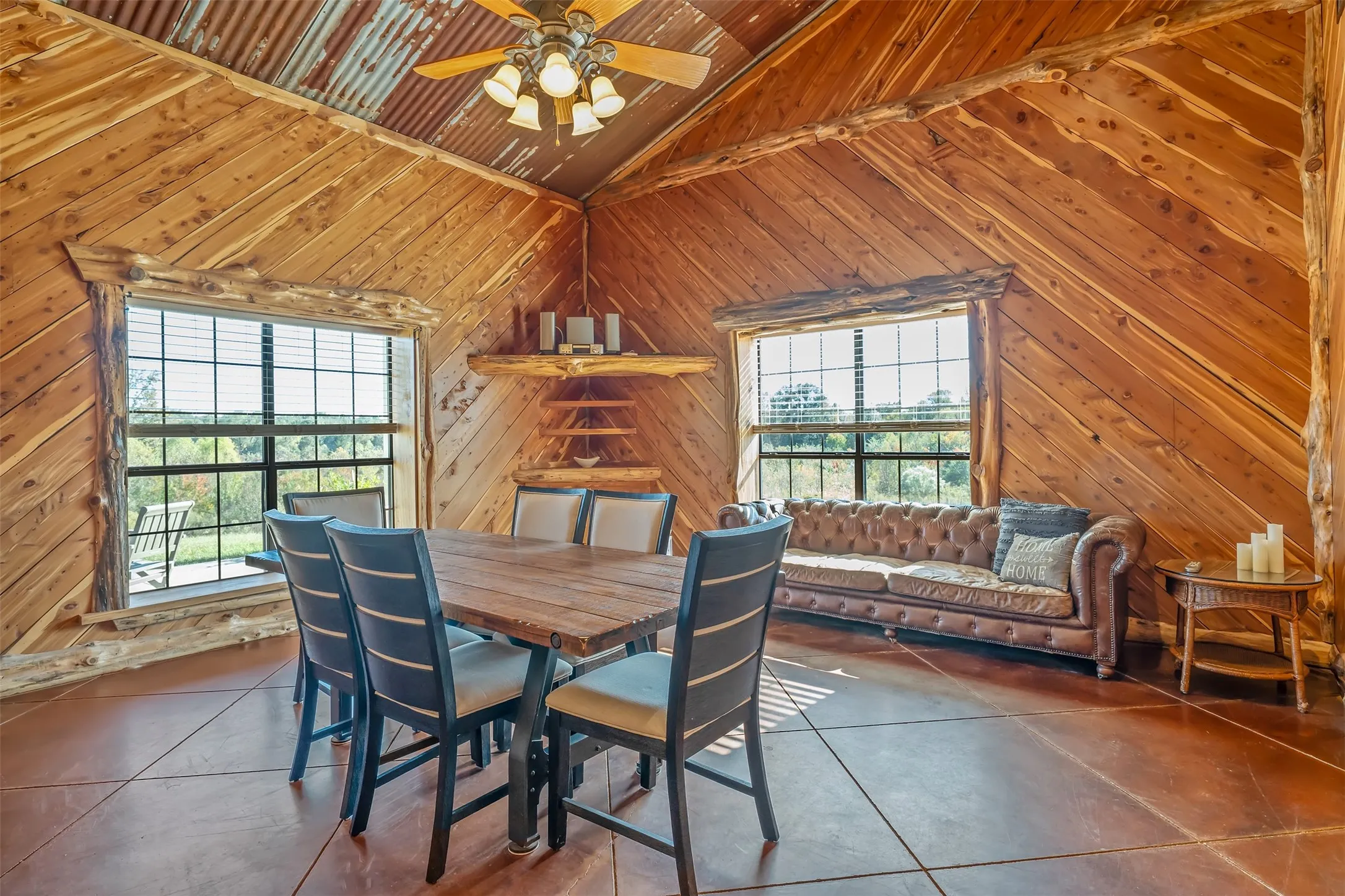 Farm For Sale in Gregg County , 2600 Van Meter Road, Kilgore, Texas 75662, 5 Bedroom, 4 Bathroom, 4 Garage spaces, 3,965 Sqft, built in 2011, mls#21359016, Real Estate Agent in Kilgore, Homes For Sale in Gregg county, Homes For Sale in Kilgore, Realtor in Kilgore Texas, Real Estate Brokerage Independent Realty Texas, Luminita Cordes Realtor