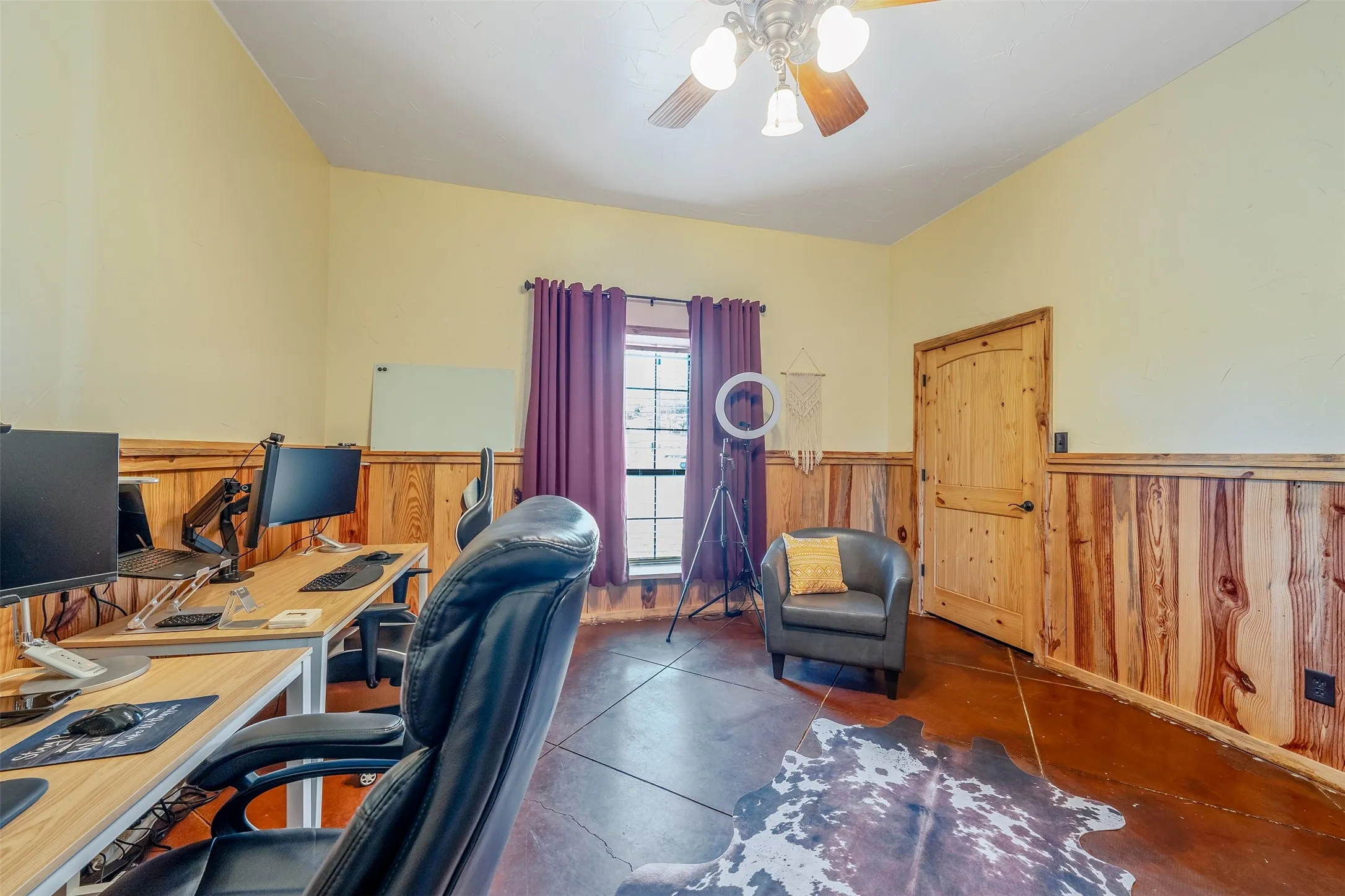 Farm For Sale in Gregg County , 2600 Van Meter Road, Kilgore, Texas 75662, 5 Bedroom, 4 Bathroom, 4 Garage spaces, 3,965 Sqft, built in 2011, mls#21359016, Real Estate Agent in Kilgore, Homes For Sale in Gregg county, Homes For Sale in Kilgore, Realtor in Kilgore Texas, Real Estate Brokerage Independent Realty Texas, Luminita Cordes Realtor
