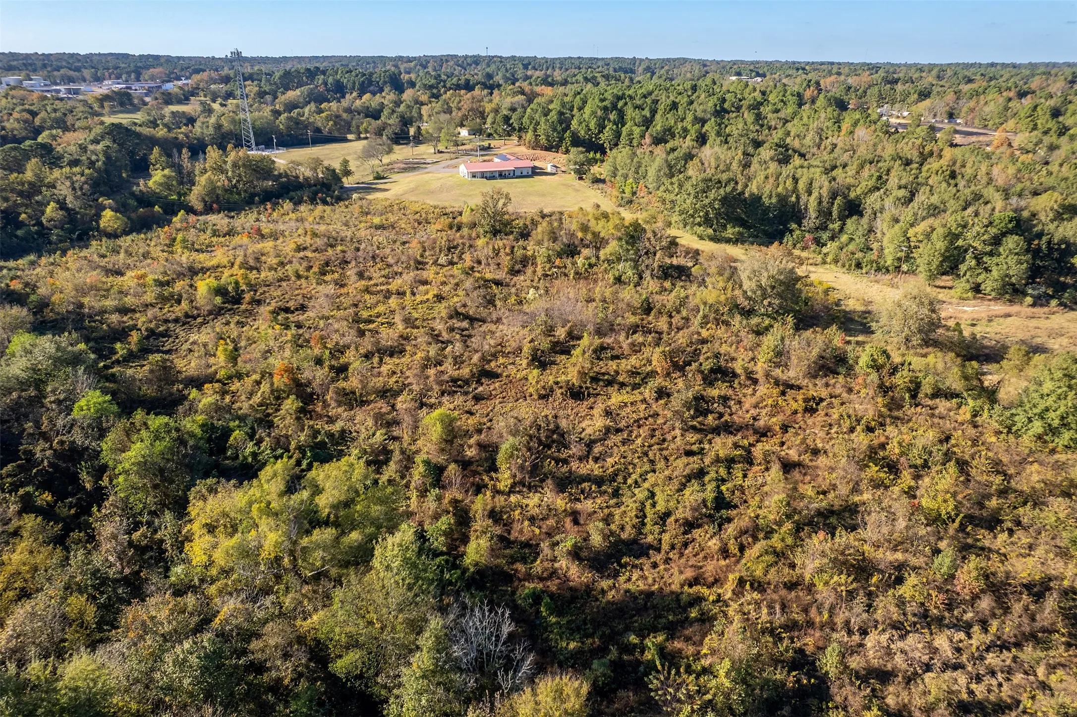 Farm For Sale in Gregg County , 2600 Van Meter Road, Kilgore, Texas 75662, 5 Bedroom, 4 Bathroom, 4 Garage spaces, 3,965 Sqft, built in 2011, mls#21359016, Real Estate Agent in Kilgore, Homes For Sale in Gregg county, Homes For Sale in Kilgore, Realtor in Kilgore Texas, Real Estate Brokerage Independent Realty Texas, Luminita Cordes Realtor