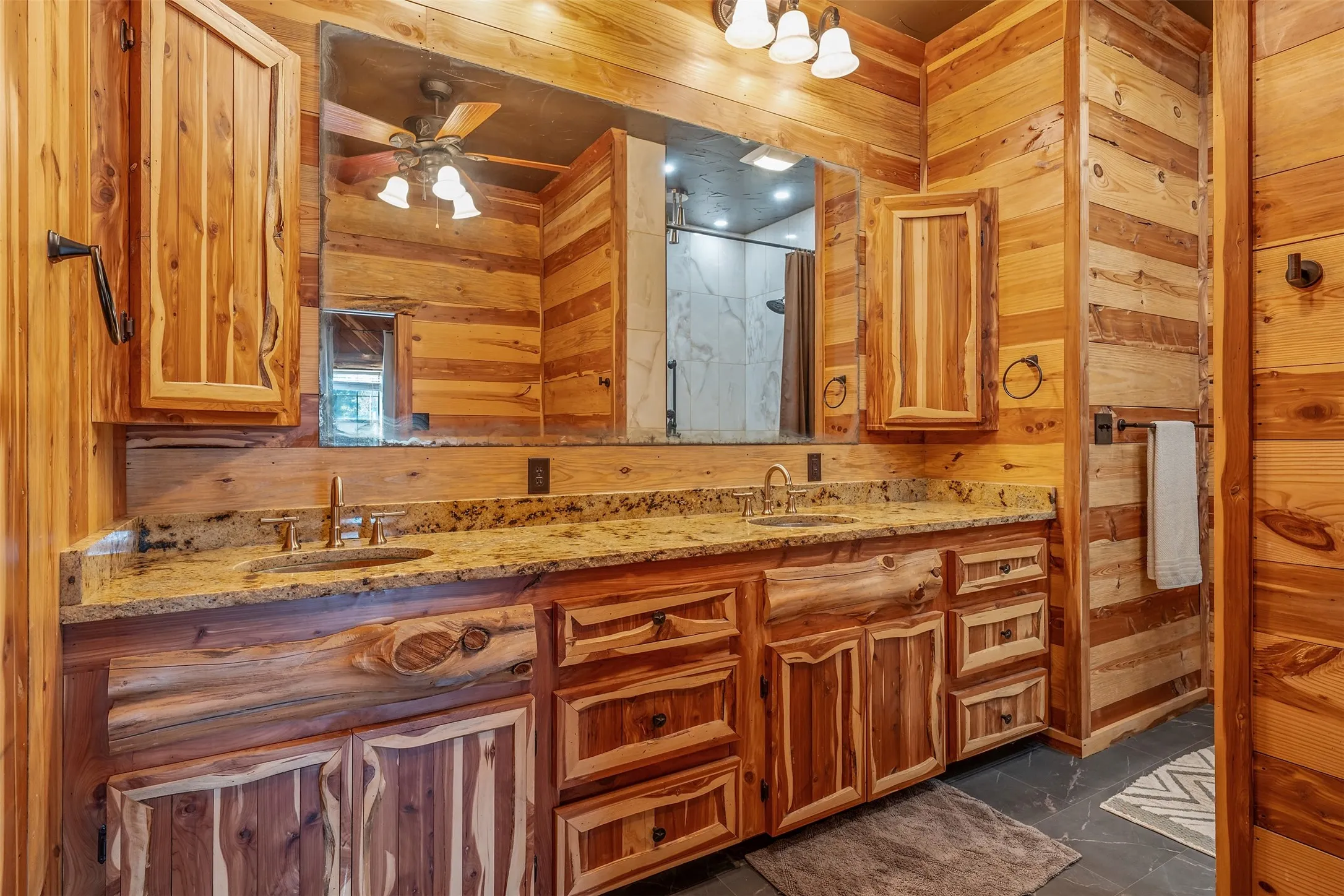 Farm For Sale in Gregg County , 2600 Van Meter Road, Kilgore, Texas 75662, 5 Bedroom, 4 Bathroom, 4 Garage spaces, 3,965 Sqft, built in 2011, mls#21359016, Real Estate Agent in Kilgore, Homes For Sale in Gregg county, Homes For Sale in Kilgore, Realtor in Kilgore Texas, Real Estate Brokerage Independent Realty Texas, Luminita Cordes Realtor