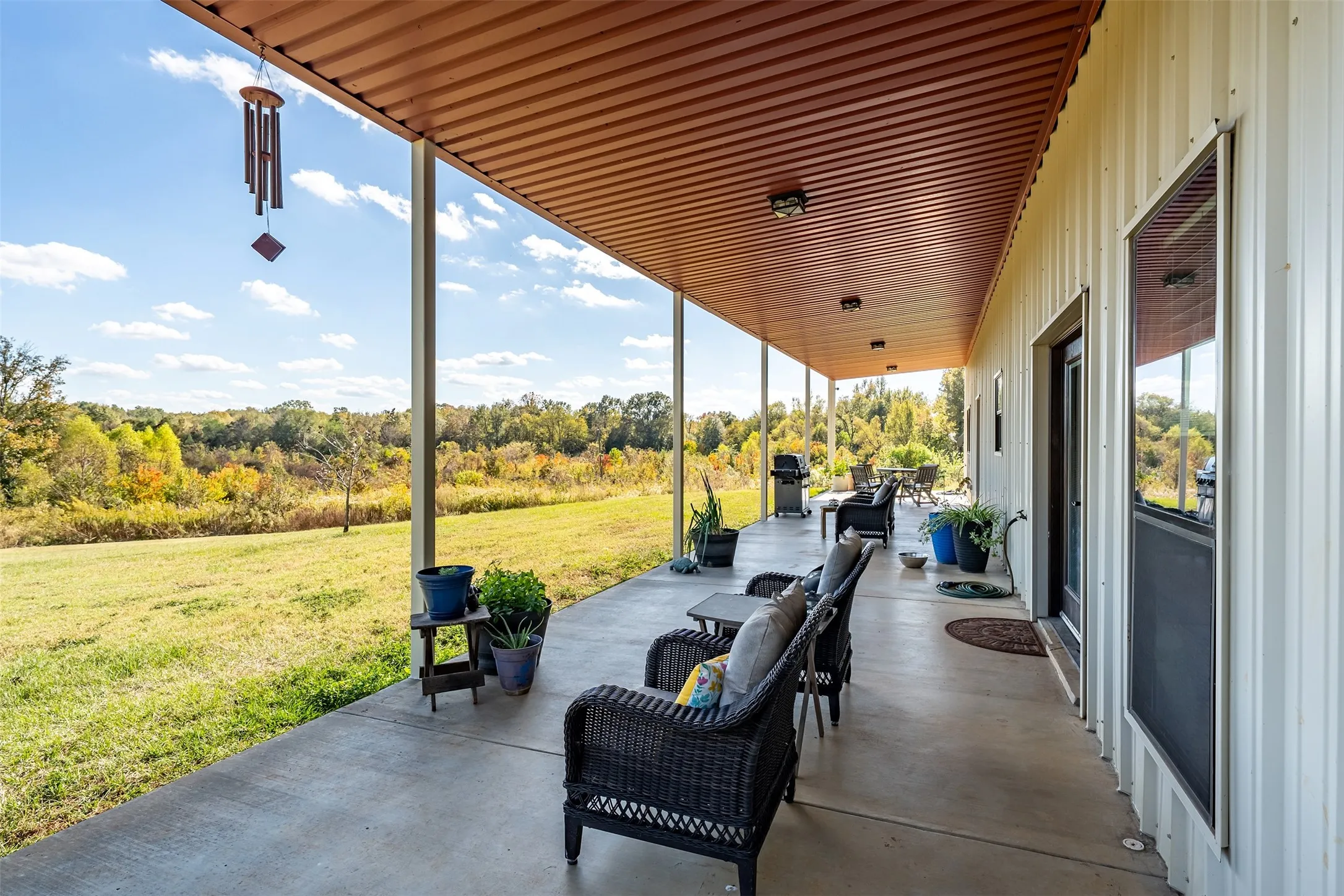 Farm For Sale in Gregg County , 2600 Van Meter Road, Kilgore, Texas 75662, 5 Bedroom, 4 Bathroom, 4 Garage spaces, 3,965 Sqft, built in 2011, mls#21359016, Real Estate Agent in Kilgore, Homes For Sale in Gregg county, Homes For Sale in Kilgore, Realtor in Kilgore Texas, Real Estate Brokerage Independent Realty Texas, Luminita Cordes Realtor