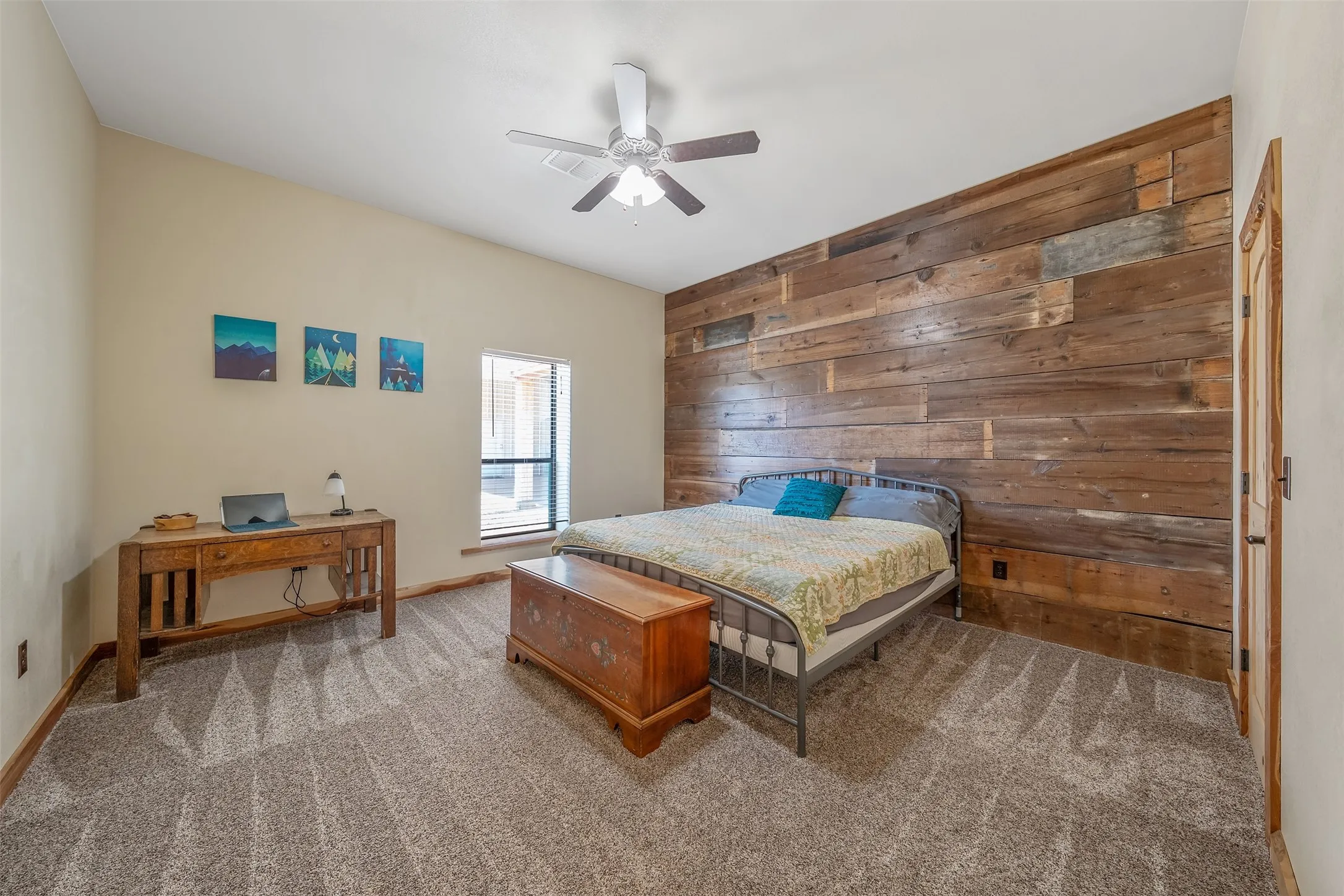 Farm For Sale in Gregg County , 2600 Van Meter Road, Kilgore, Texas 75662, 5 Bedroom, 4 Bathroom, 4 Garage spaces, 3,965 Sqft, built in 2011, mls#21359016, Real Estate Agent in Kilgore, Homes For Sale in Gregg county, Homes For Sale in Kilgore, Realtor in Kilgore Texas, Real Estate Brokerage Independent Realty Texas, Luminita Cordes Realtor