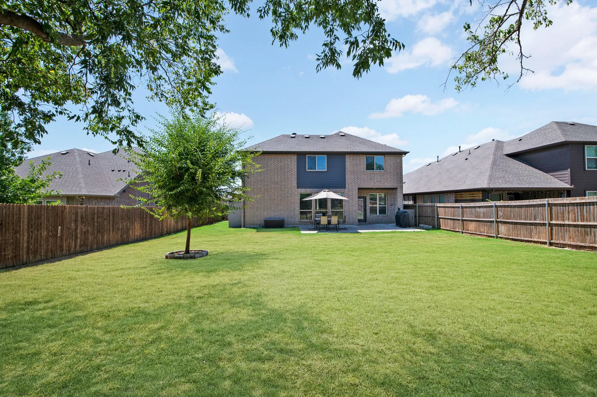Single Family Residence For Sale in Collin County , 3609 Red Deer Lane, Melissa, Texas 75454, 4 Bedroom, 3 Bathroom, 3 Garage spaces, 3,020 Sqft, built in 2020, mls#21357339, Real Estate Agent in Melissa, Homes For Sale in Collin county, Homes For Sale in Melissa, Realtor in Melissa Texas, Real Estate Brokerage Independent Realty Texas, Luminita Cordes Realtor