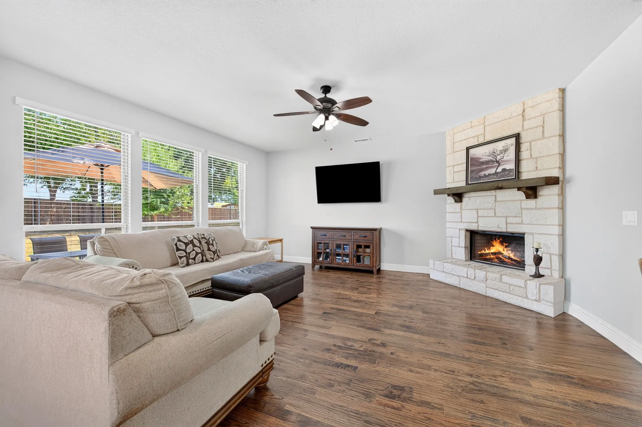 Single Family Residence For Sale in Collin County , 3609 Red Deer Lane, Melissa, Texas 75454, 4 Bedroom, 3 Bathroom, 3 Garage spaces, 3,020 Sqft, built in 2020, mls#21357339, Real Estate Agent in Melissa, Homes For Sale in Collin county, Homes For Sale in Melissa, Realtor in Melissa Texas, Real Estate Brokerage Independent Realty Texas, Luminita Cordes Realtor