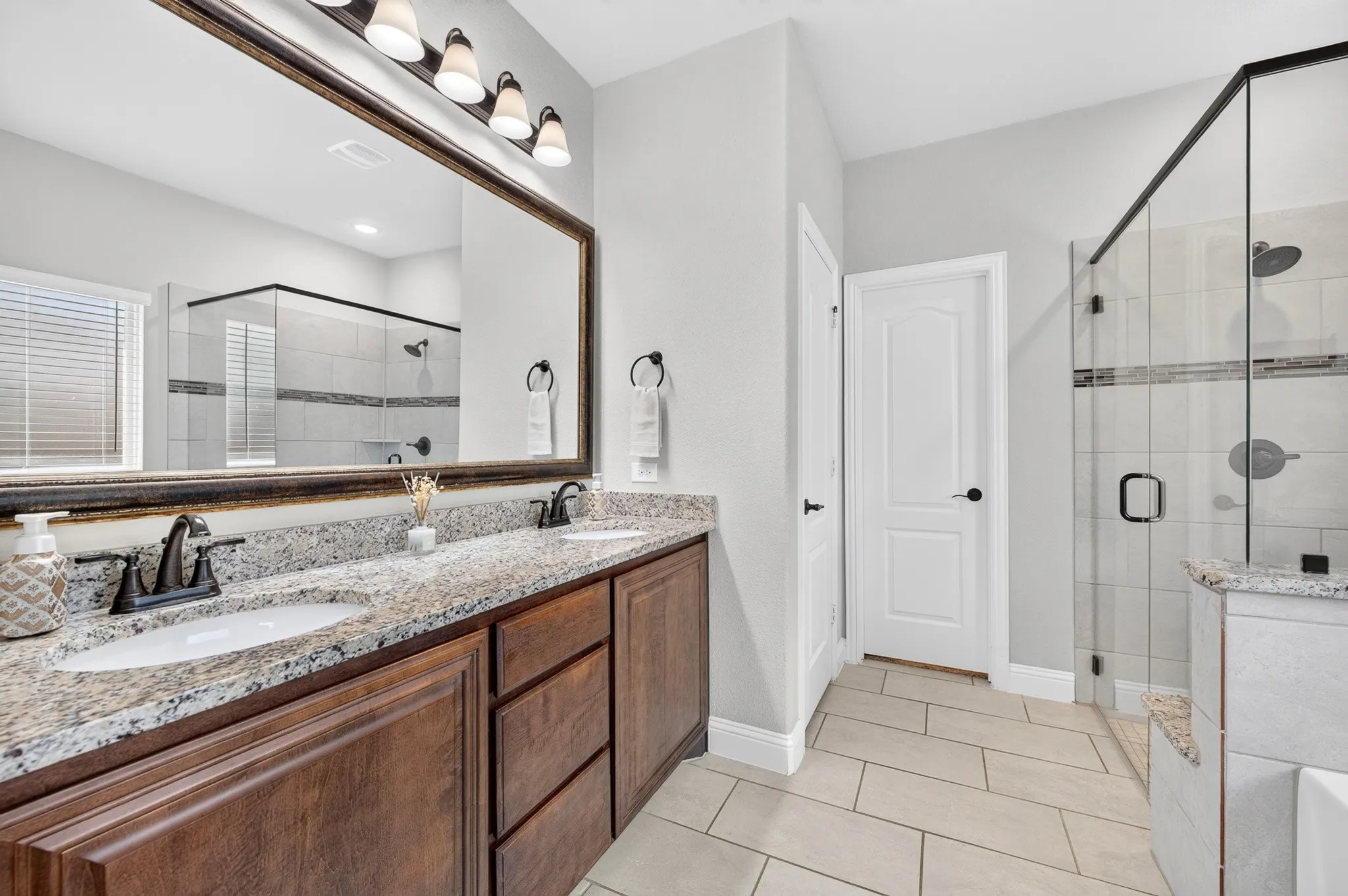 Single Family Residence For Sale in Collin County , 3609 Red Deer Lane, Melissa, Texas 75454, 4 Bedroom, 3 Bathroom, 3 Garage spaces, 3,020 Sqft, built in 2020, mls#21357339, Real Estate Agent in Melissa, Homes For Sale in Collin county, Homes For Sale in Melissa, Realtor in Melissa Texas, Real Estate Brokerage Independent Realty Texas, Luminita Cordes Realtor