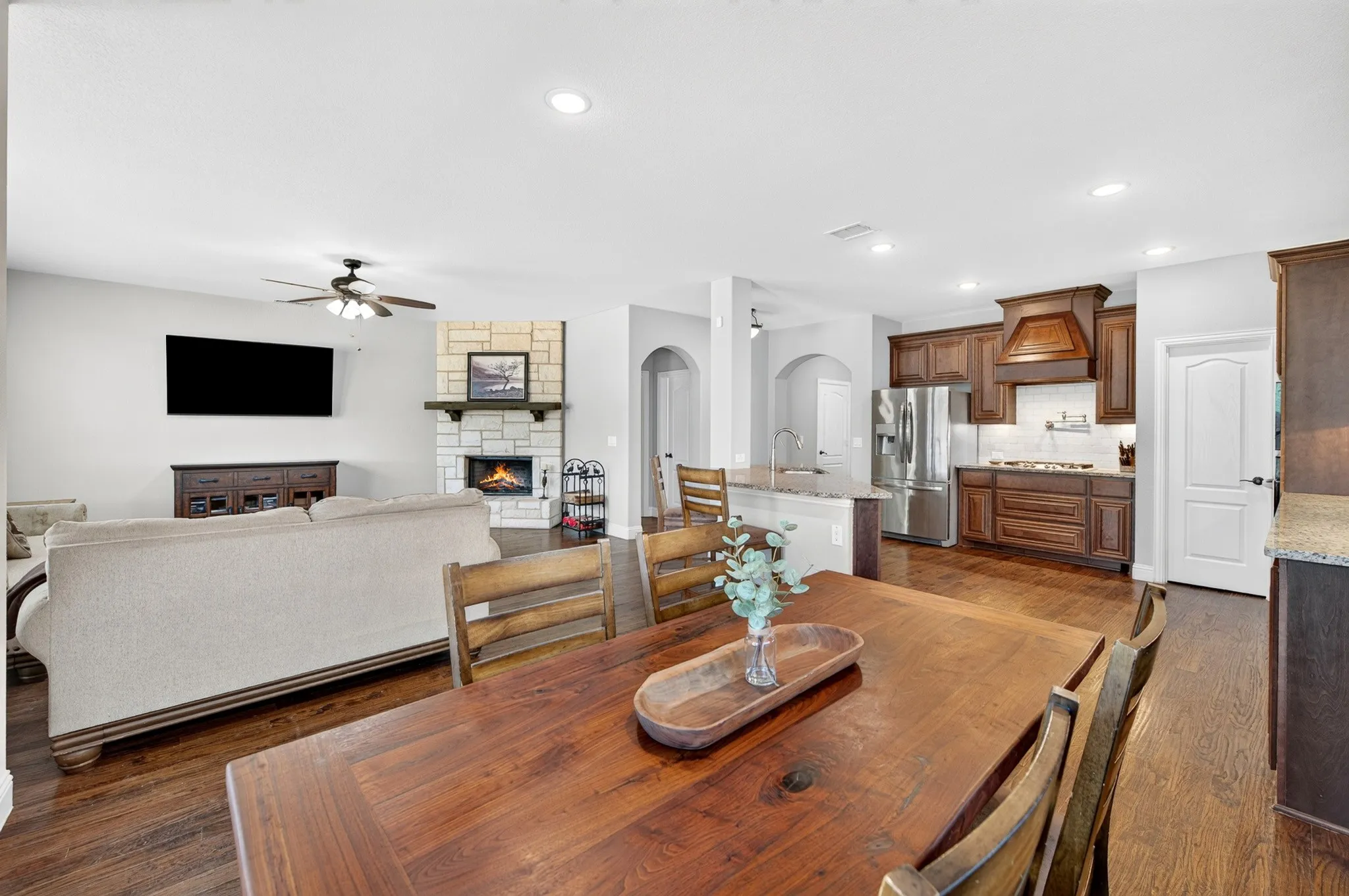 Single Family Residence For Sale in Collin County , 3609 Red Deer Lane, Melissa, Texas 75454, 4 Bedroom, 3 Bathroom, 3 Garage spaces, 3,020 Sqft, built in 2020, mls#21357339, Real Estate Agent in Melissa, Homes For Sale in Collin county, Homes For Sale in Melissa, Realtor in Melissa Texas, Real Estate Brokerage Independent Realty Texas, Luminita Cordes Realtor
