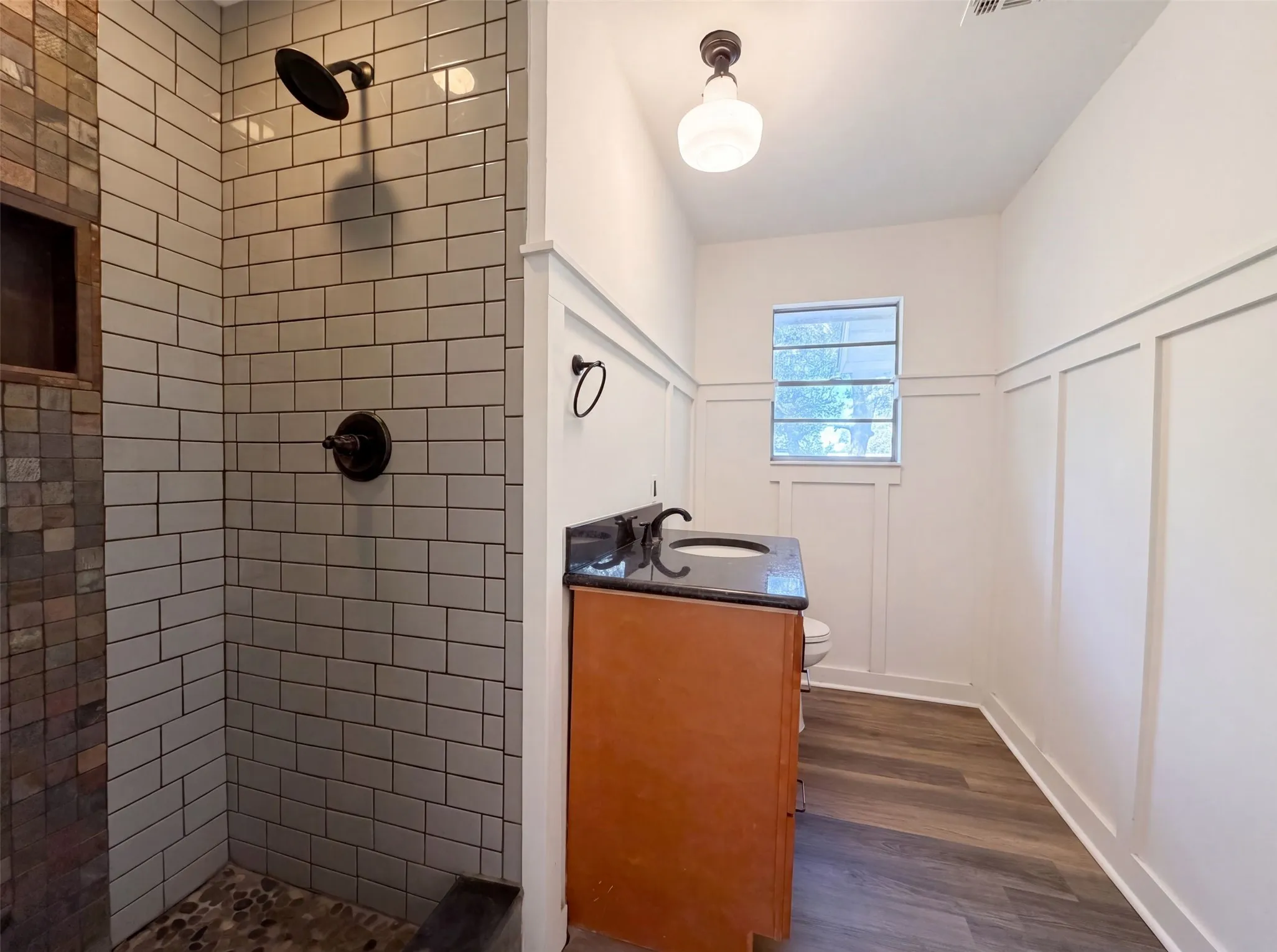 Single Family Residence For Sale in Tarrant County , 1856 Carl Street, Fort Worth, Texas 76103, 2 Bedroom, 2 Bathroom, Garage spaces, 1,338 Sqft, built in 1928, mls#21359199, Real Estate Agent in Fort Worth, Homes For Sale in Tarrant county, Homes For Sale in Fort Worth, Realtor in Fort Worth Texas, Real Estate Brokerage Independent Realty Texas, Luminita Cordes Realtor
